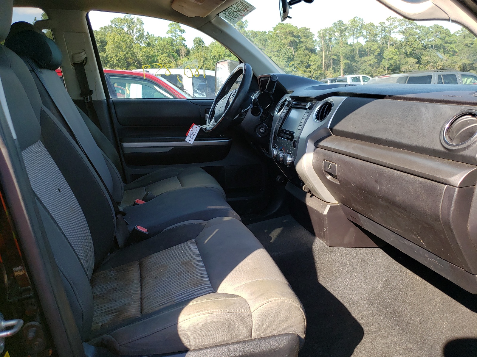 Photo 5 from auction – 2014 TOYOTA TUNDRA DOU with VIN 5TFRM5F18EX080333