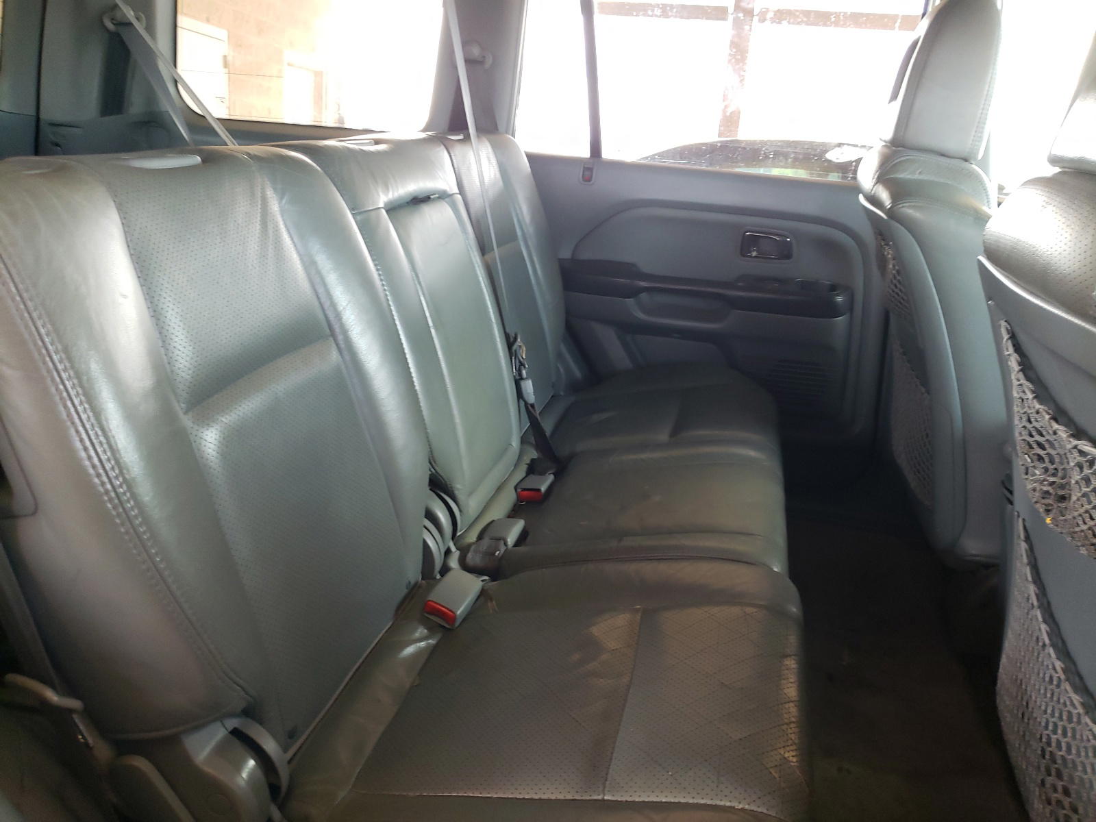 Photo 6 from auction – 2004 HONDA PILOT EXL with VIN 2HKYF18574H554135