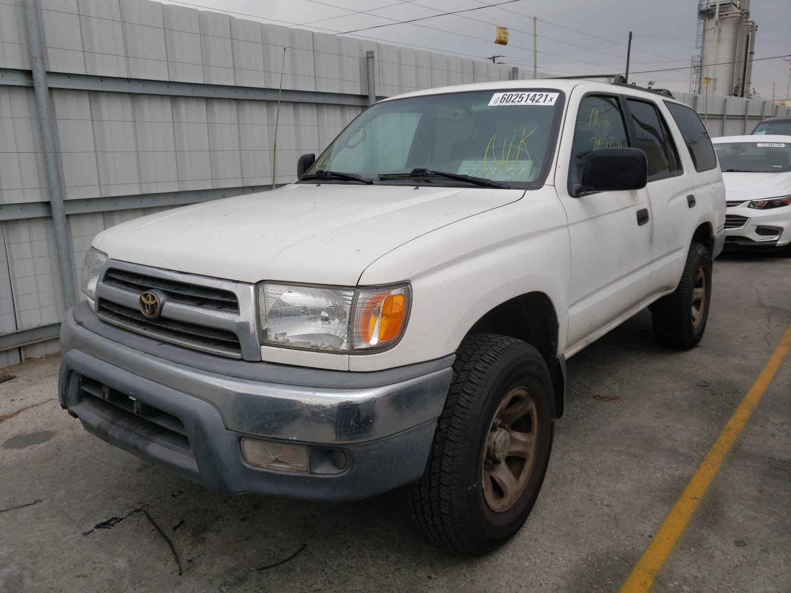 Photo 2 from auction – 1999 TOYOTA 4RUNNER with VIN JT3GM84R7X0049575