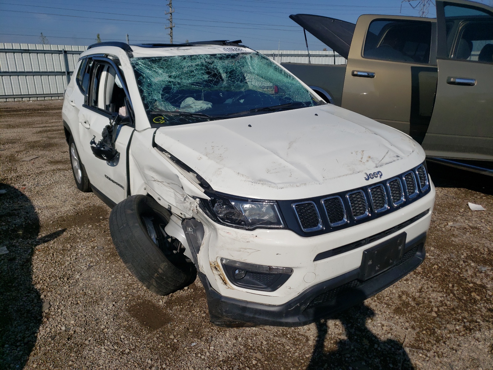 Фото 1 с аукциона – 2018 JEEP COMPASS LA с VIN 3C4NJDBB5JT313980