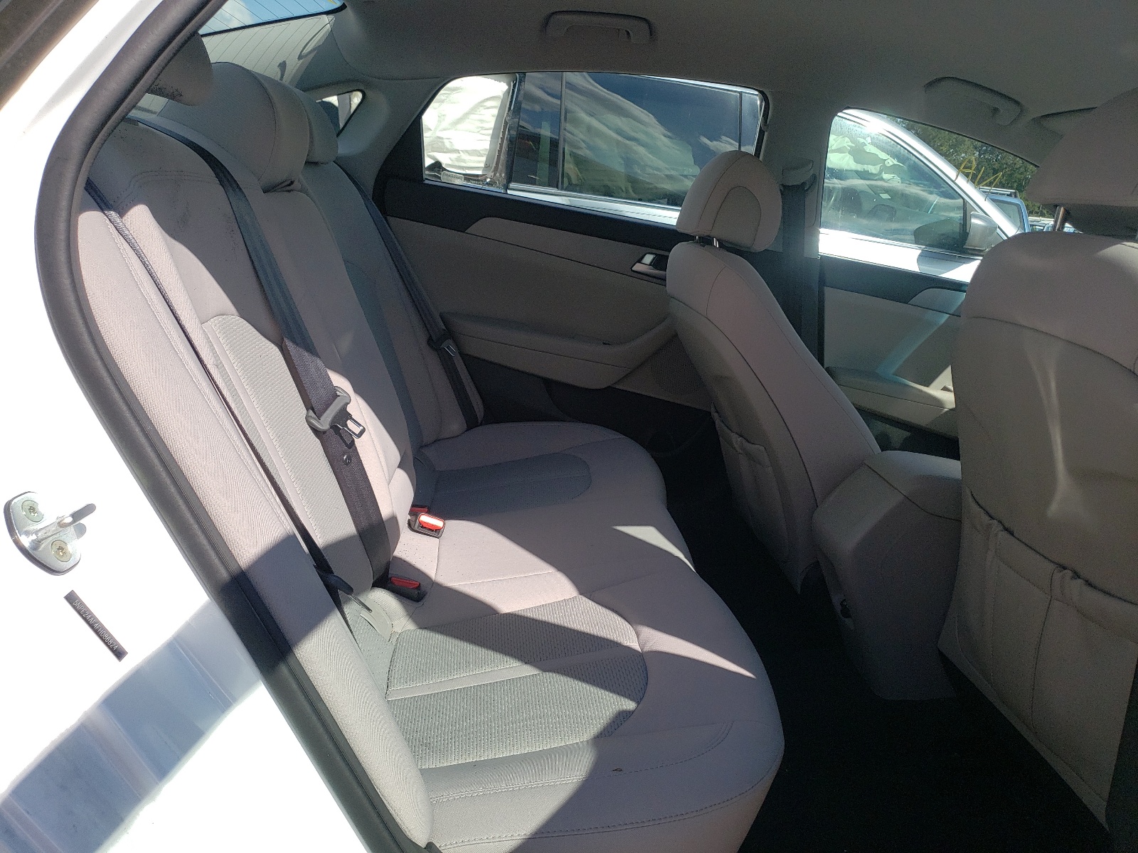 Photo 6 from auction – 2015 HYUNDAI SONATA SE with VIN 5NPE24AF4FH086824