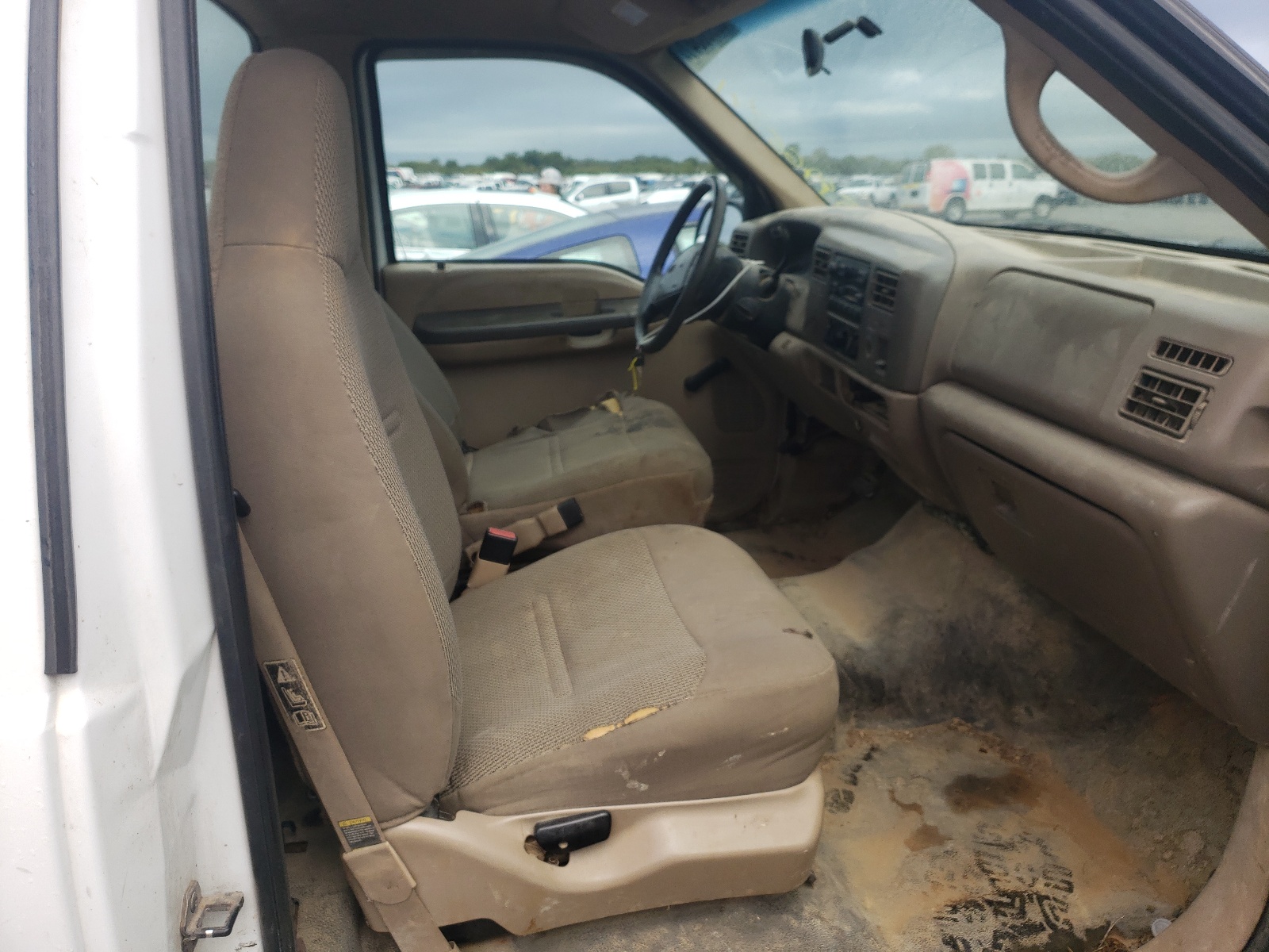 Photo 5 from auction – 2002 FORD F350 SRW S with VIN 1FTSF30S52EA00446