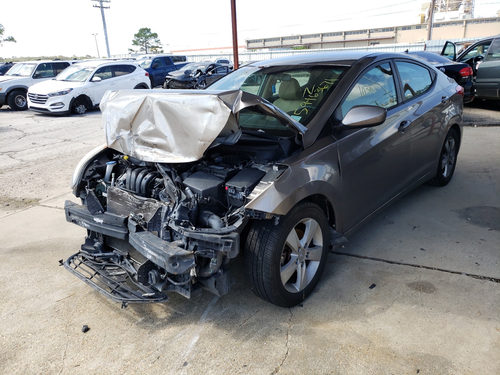Photo 2 from auction – 2013 HYUNDAI ELANTRA GL with VIN 5NPDH4AE3DH355362