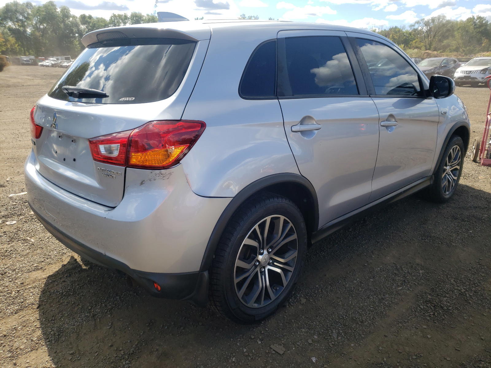 Photo 4 from auction – 2017 MITSUBISHI OUTLANDER with VIN JA4AR3AU1HZ005447