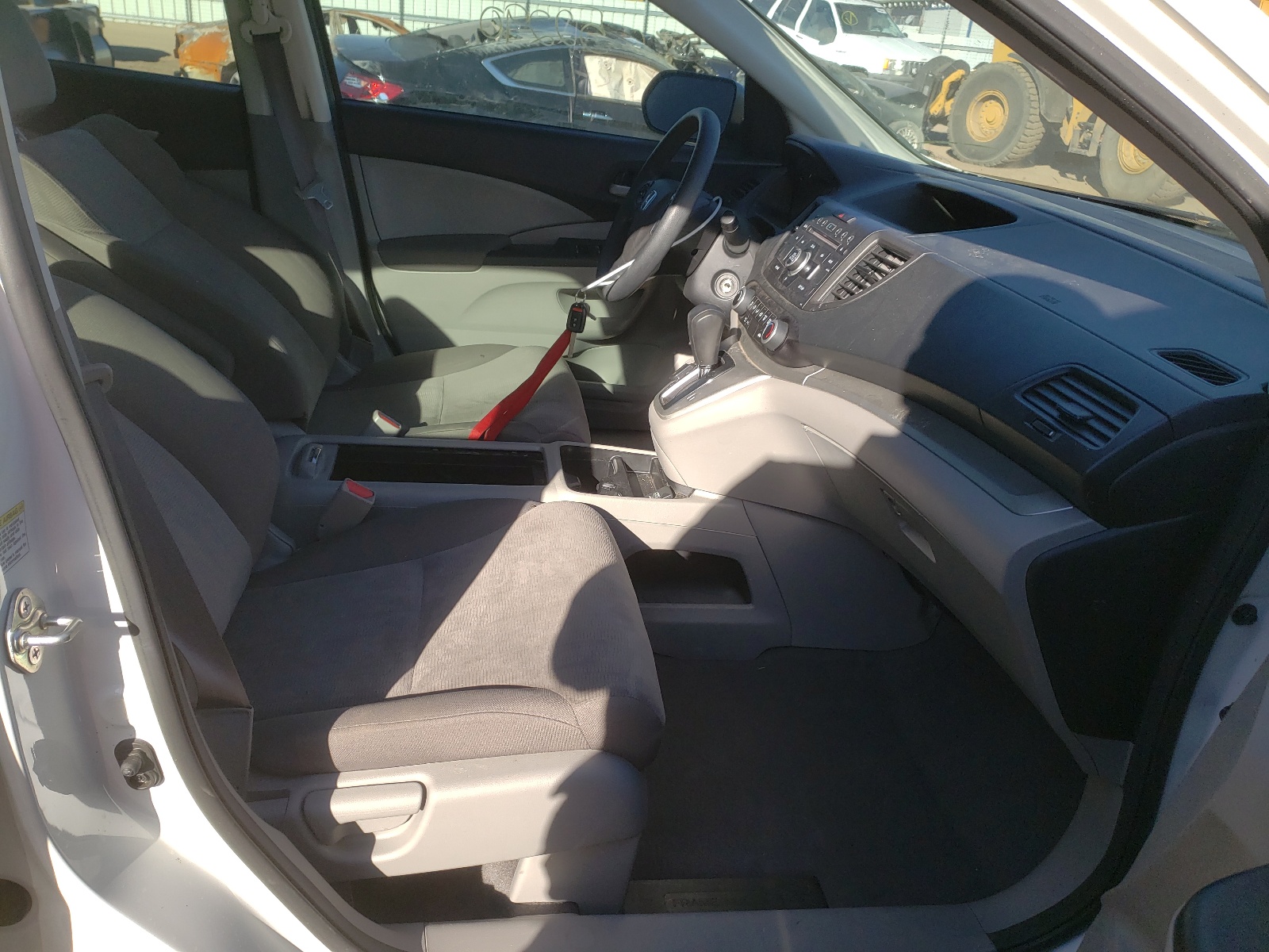 Photo 5 from auction – 2014 HONDA CR-V LX with VIN 5J6RM3H34EL044028