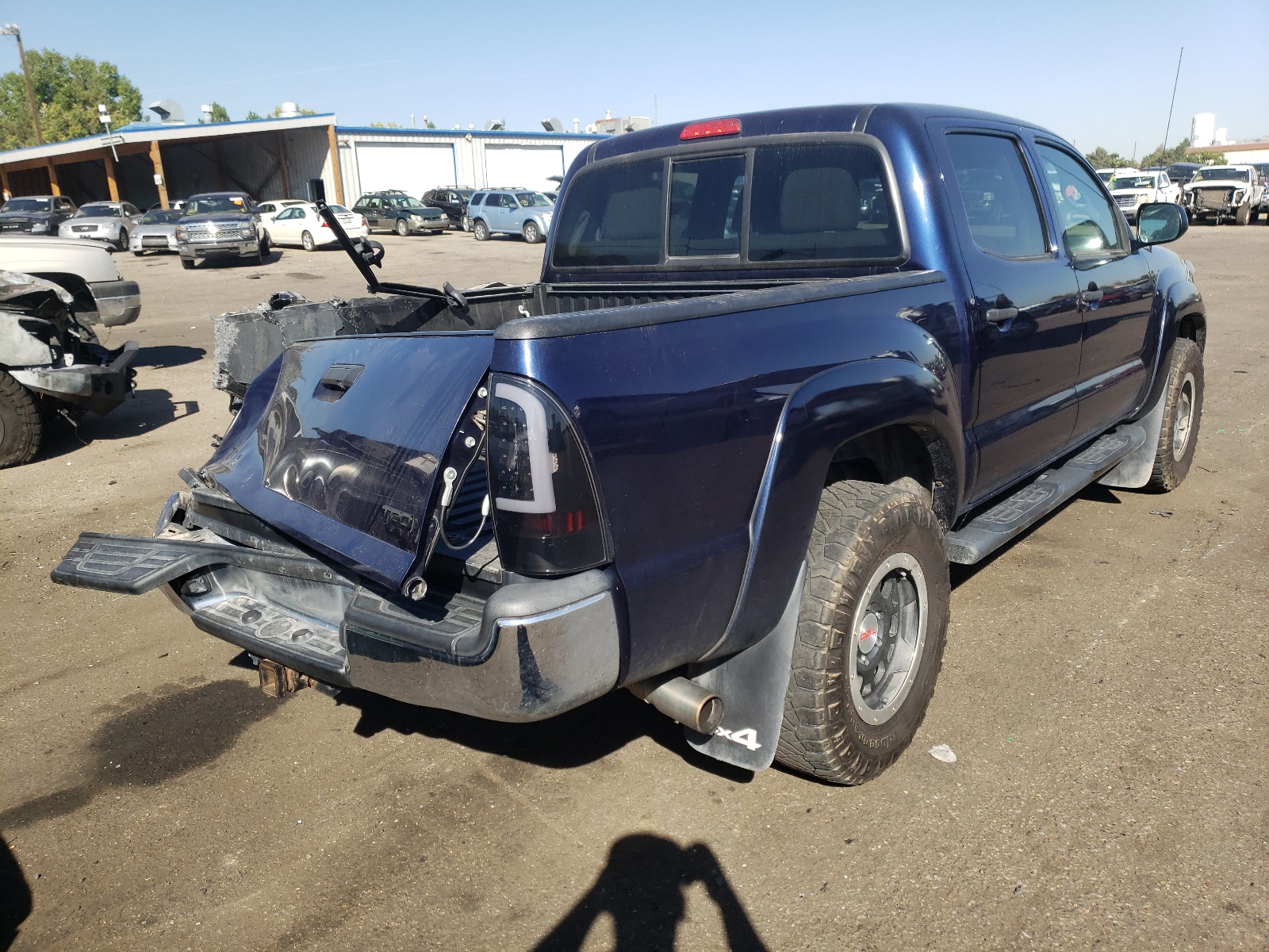 Photo 4 from auction – 2013 TOYOTA TACOMA DOU with VIN 3TMLU4EN3DM106720