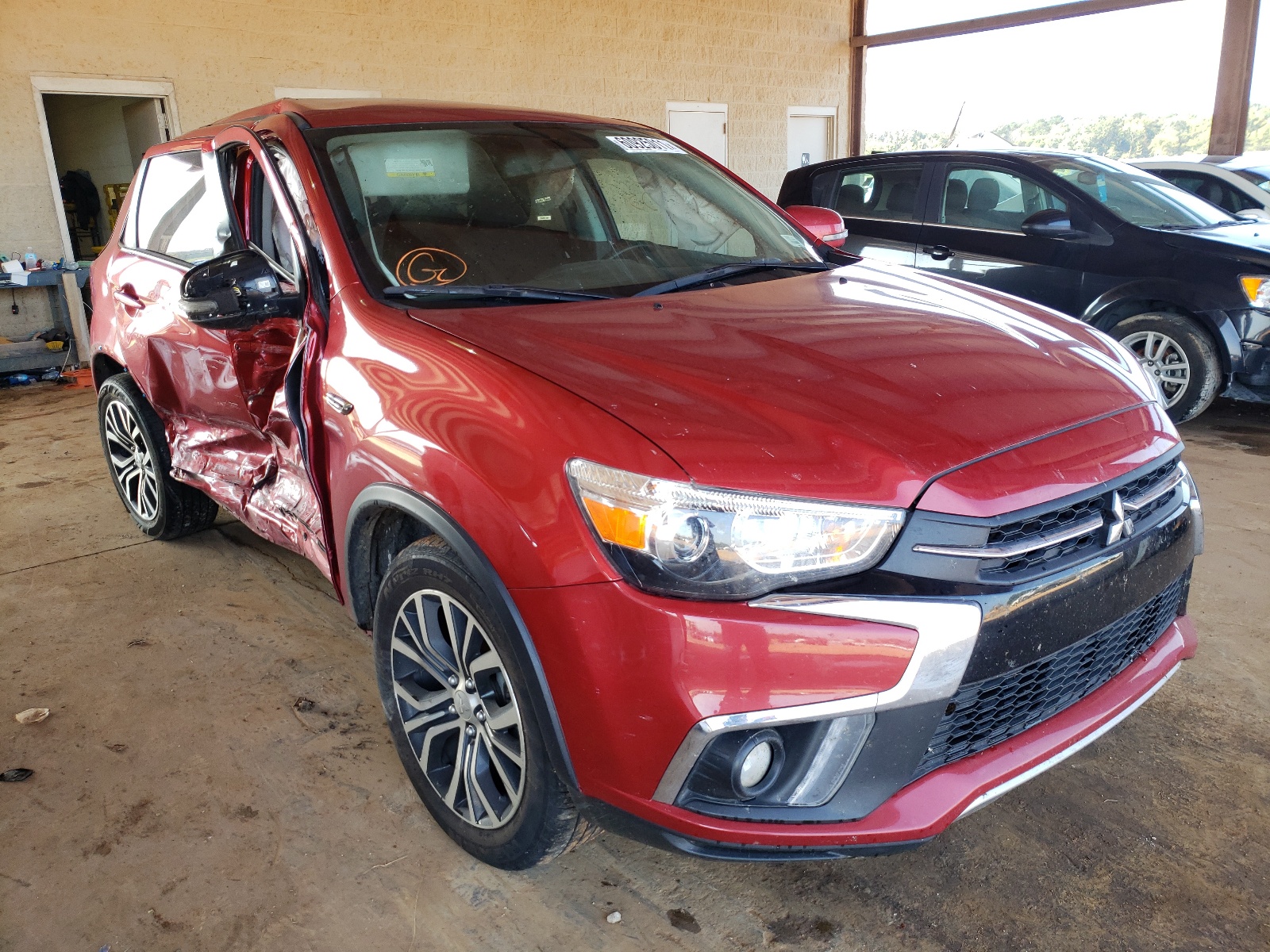 MITSUBISHI OUTLANDER 2019 with VIN JA4AP4AU4KU013736 - Photo from auction