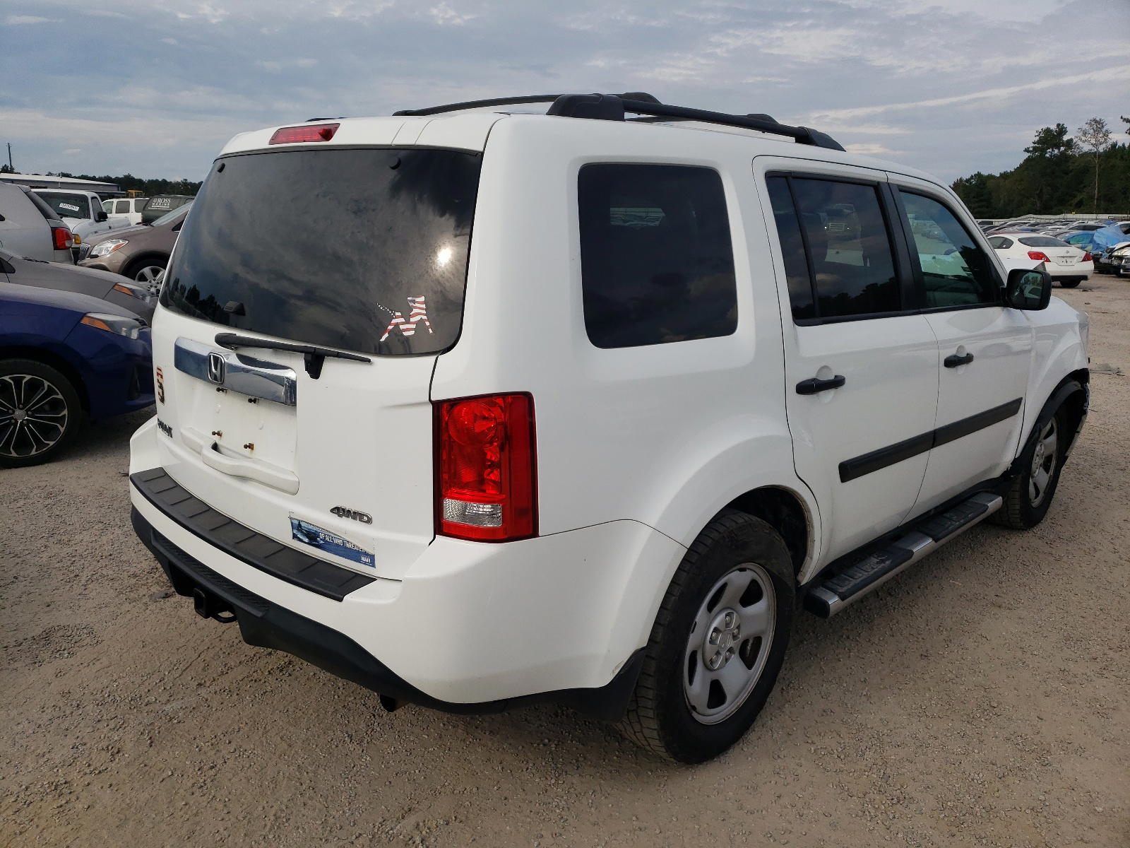 Photo 4 from auction – 2015 HONDA PILOT LX with VIN 5FNYF4H26FB038437