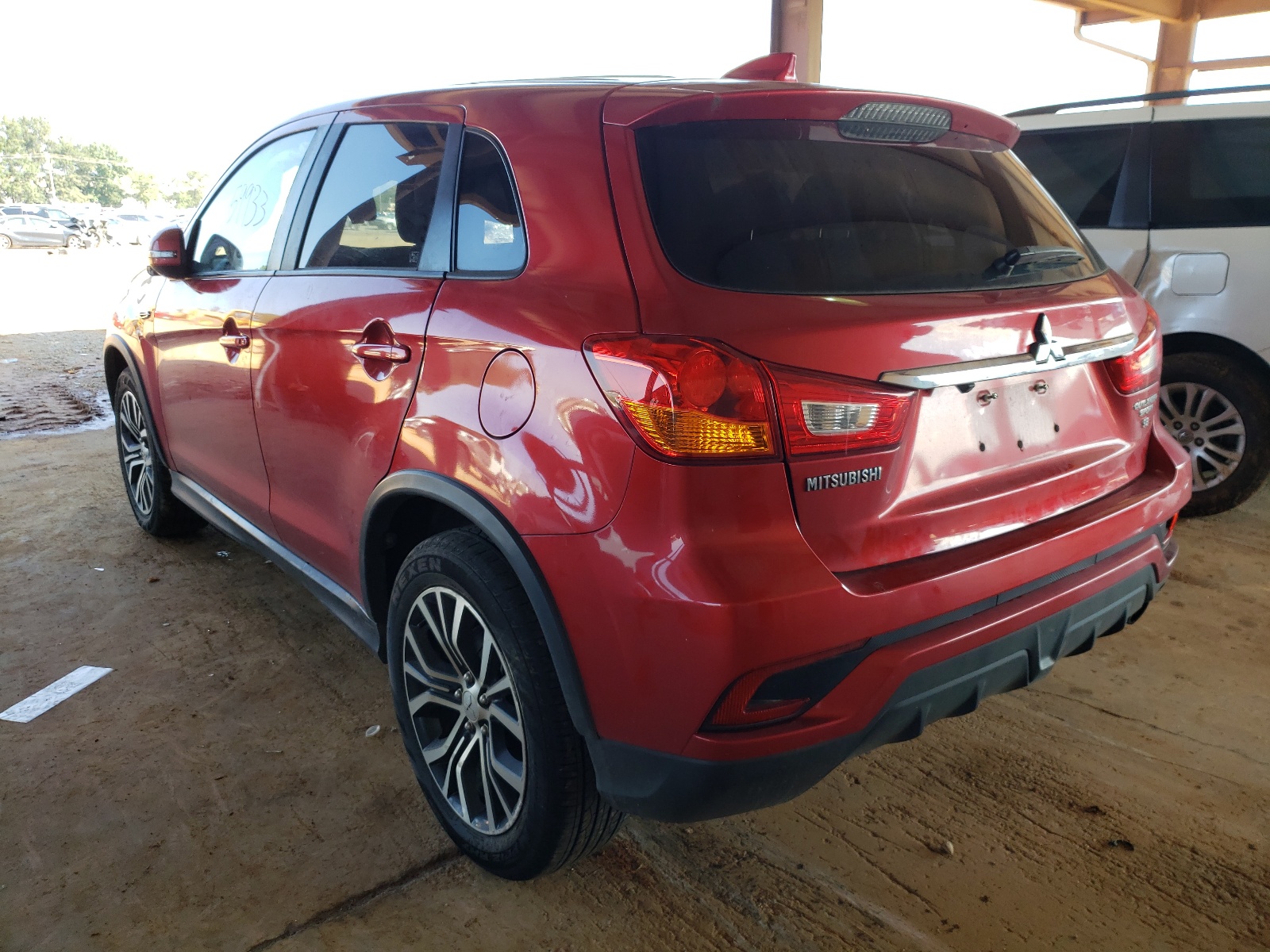 Photo 3 from auction – 2019 MITSUBISHI OUTLANDER with VIN JA4AP4AU4KU013736