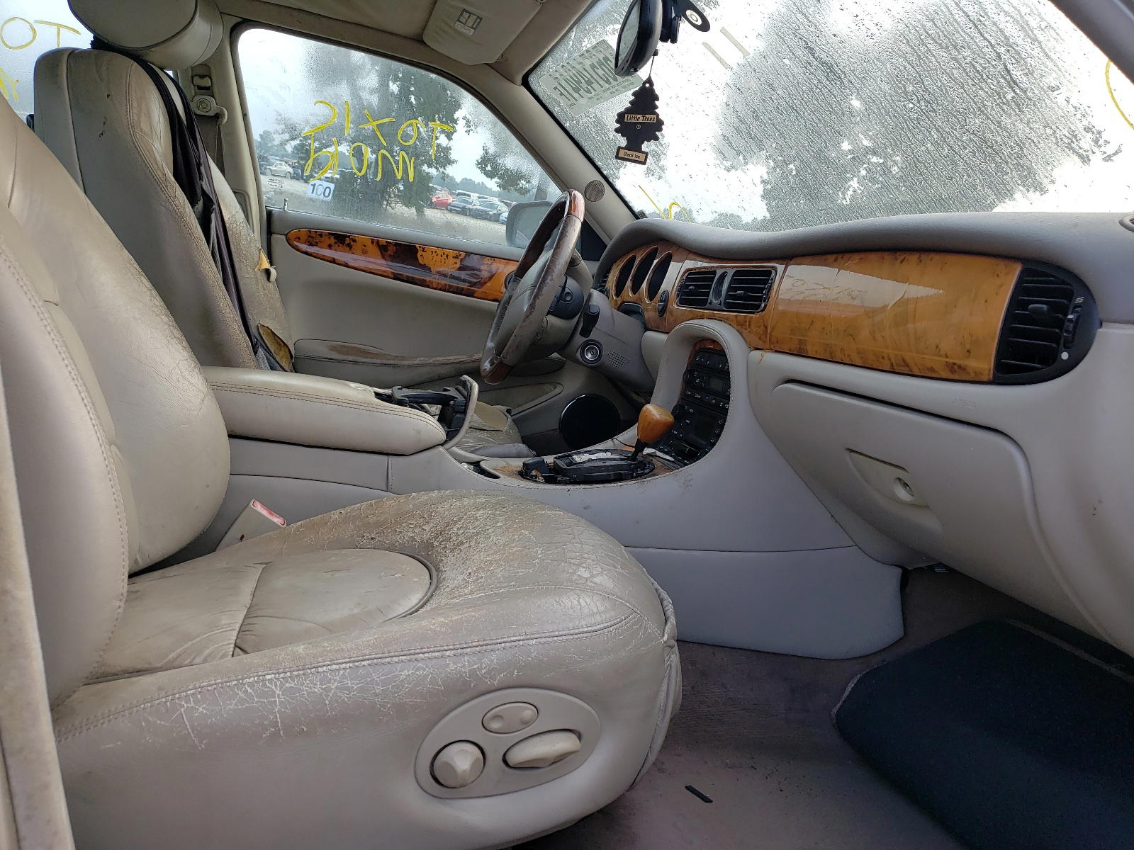 Photo 5 from auction – 2002 JAGUAR VANDENPLAS with VIN SAJDA24C02LF40226