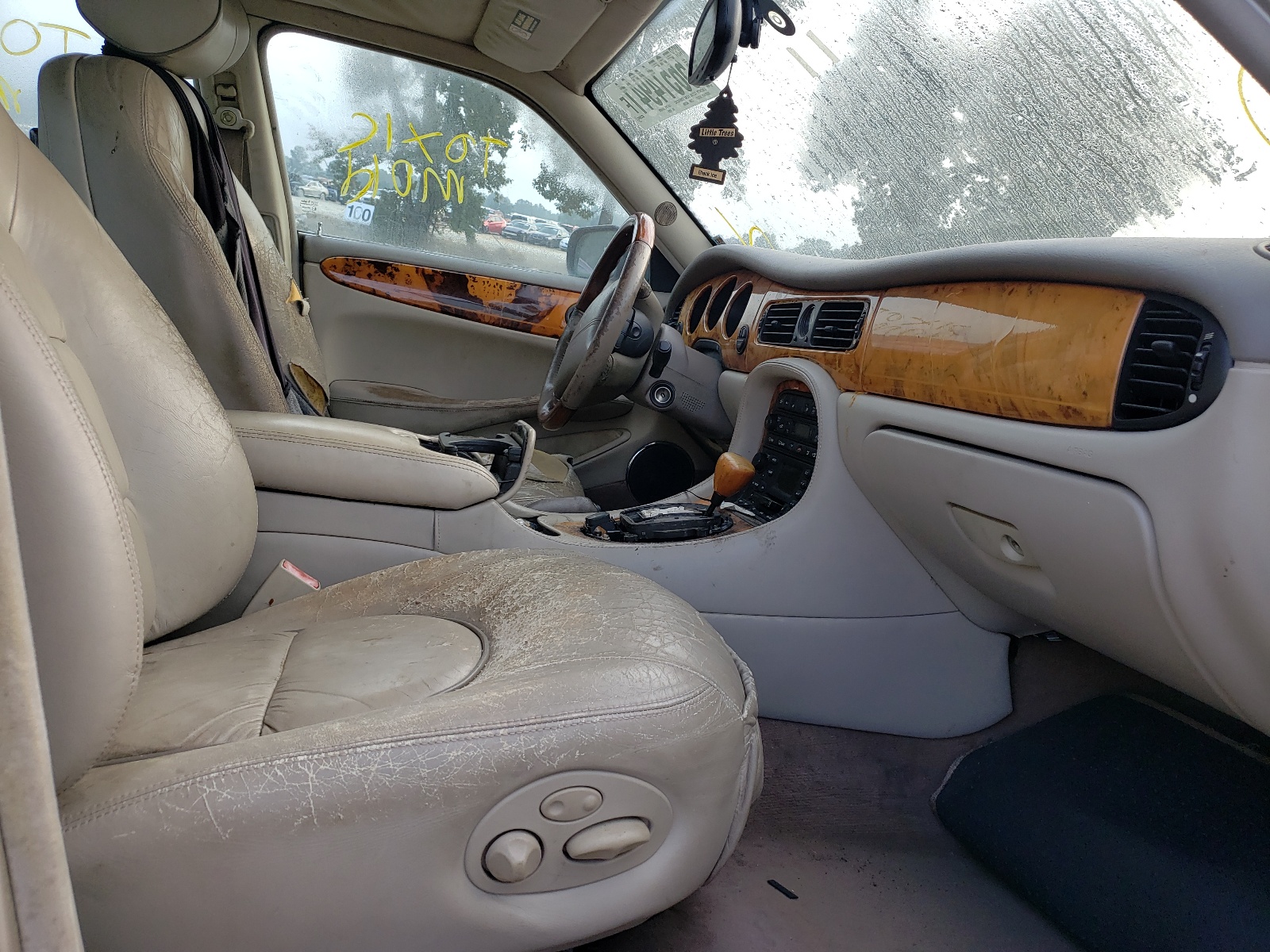 صورة رقم 5 من المزاد - 2002 JAGUAR VANDENPLAS مع VIN SAJDA24C02LF40226