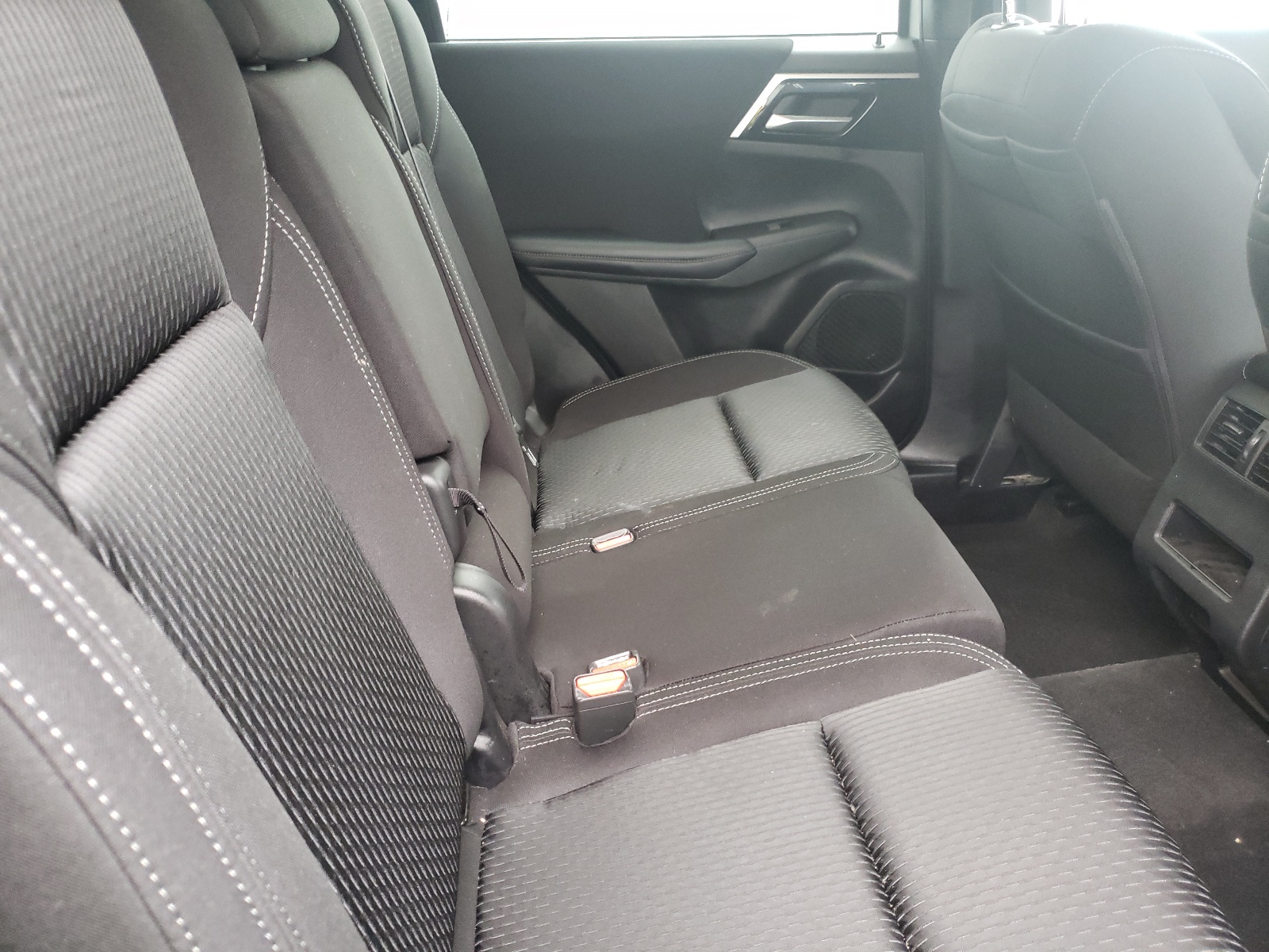 Photo 6 from auction – 2022 MITSUBISHI OUTLANDER with VIN JA4J4TA81NZ014548