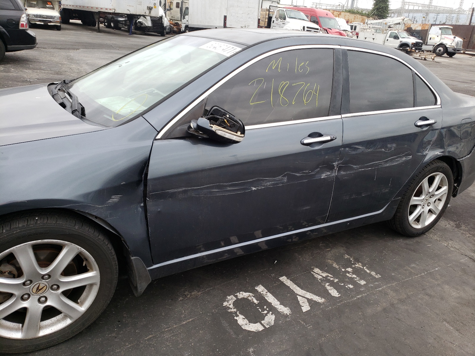Photo 9 from auction – 2004 ACURA TSX with VIN JH4CL96904C023473