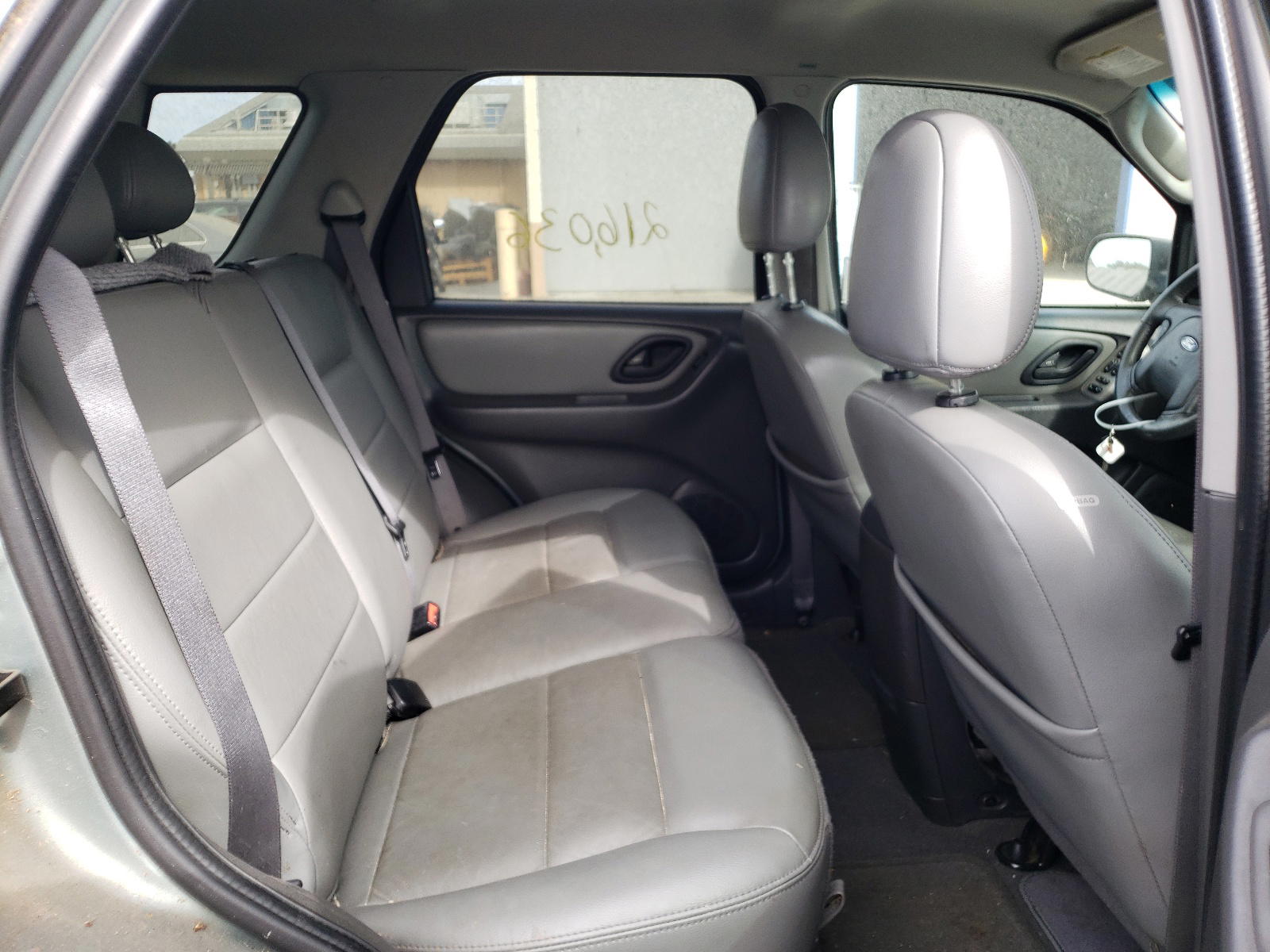 Photo 6 from auction – 2005 FORD ESCAPE HEV with VIN 1FMCU96H95KB70271