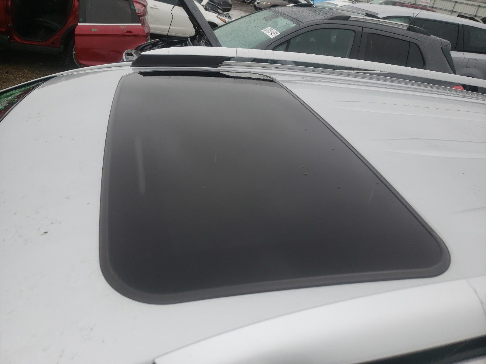 Photo 9 from auction – 2015 TOYOTA RAV4 XLE with VIN JTMRFREV2FD127705