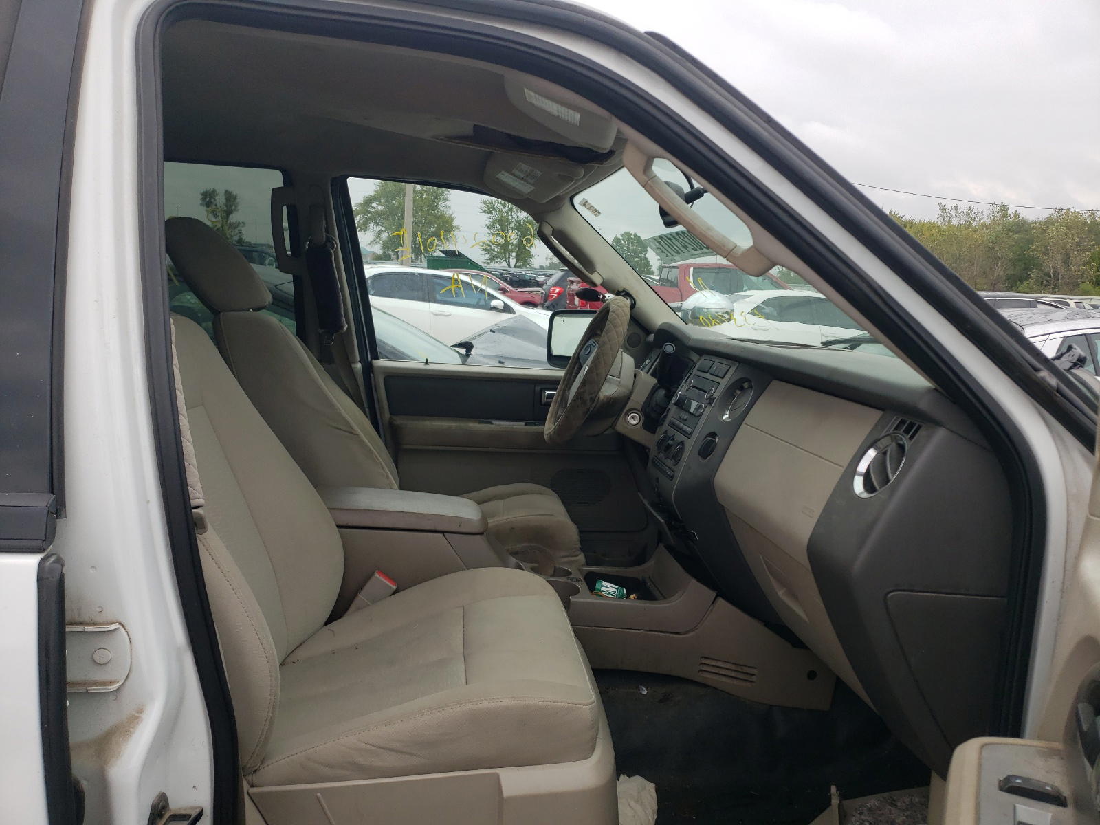 Photo 5 from auction – 2011 FORD EXPEDITION with VIN 1FMJU1G5XBEF33720