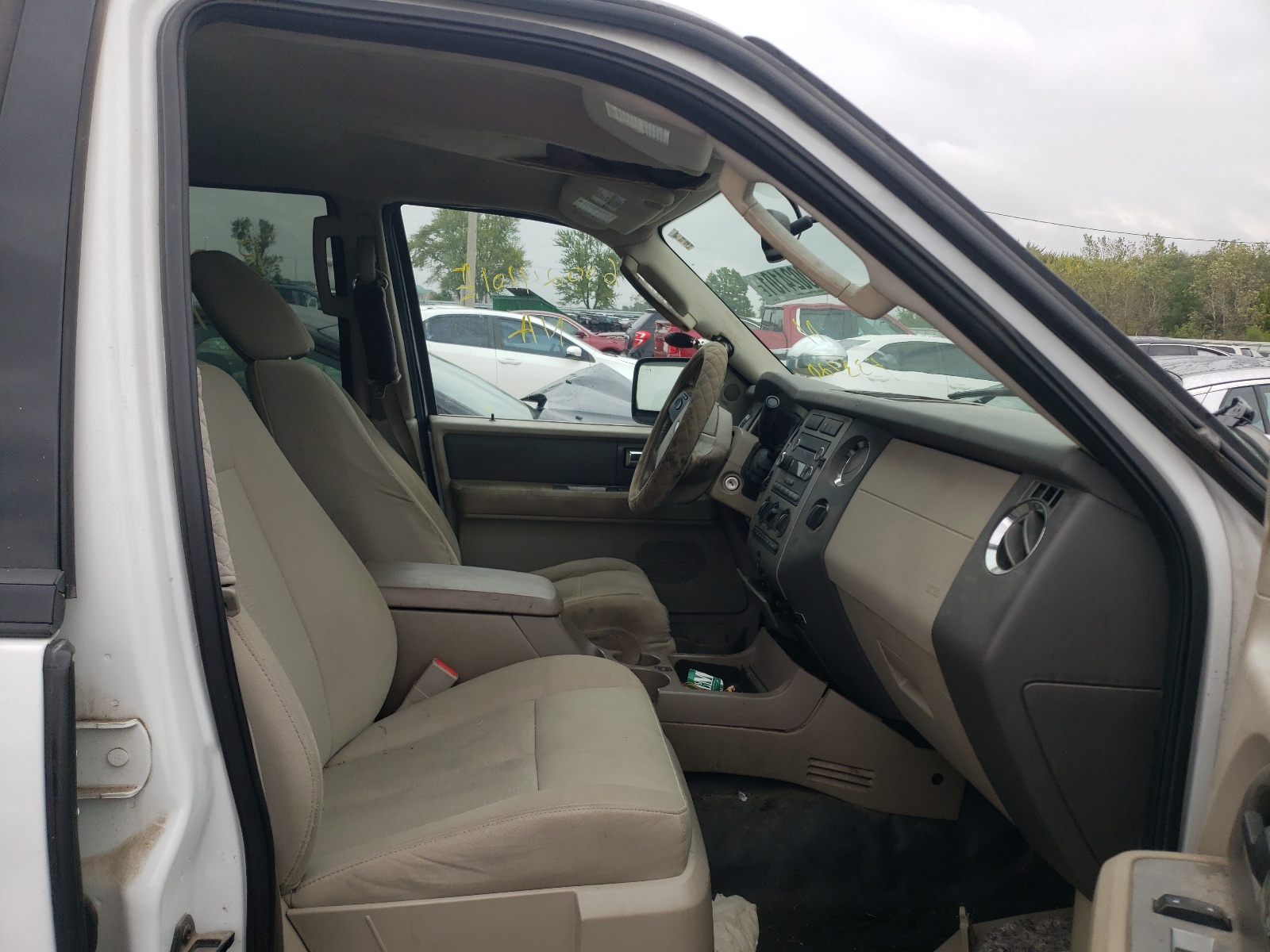 Zdjęcie 5 z aukcji – 2011 FORD EXPEDITION z VIN 1FMJU1G5XBEF33720