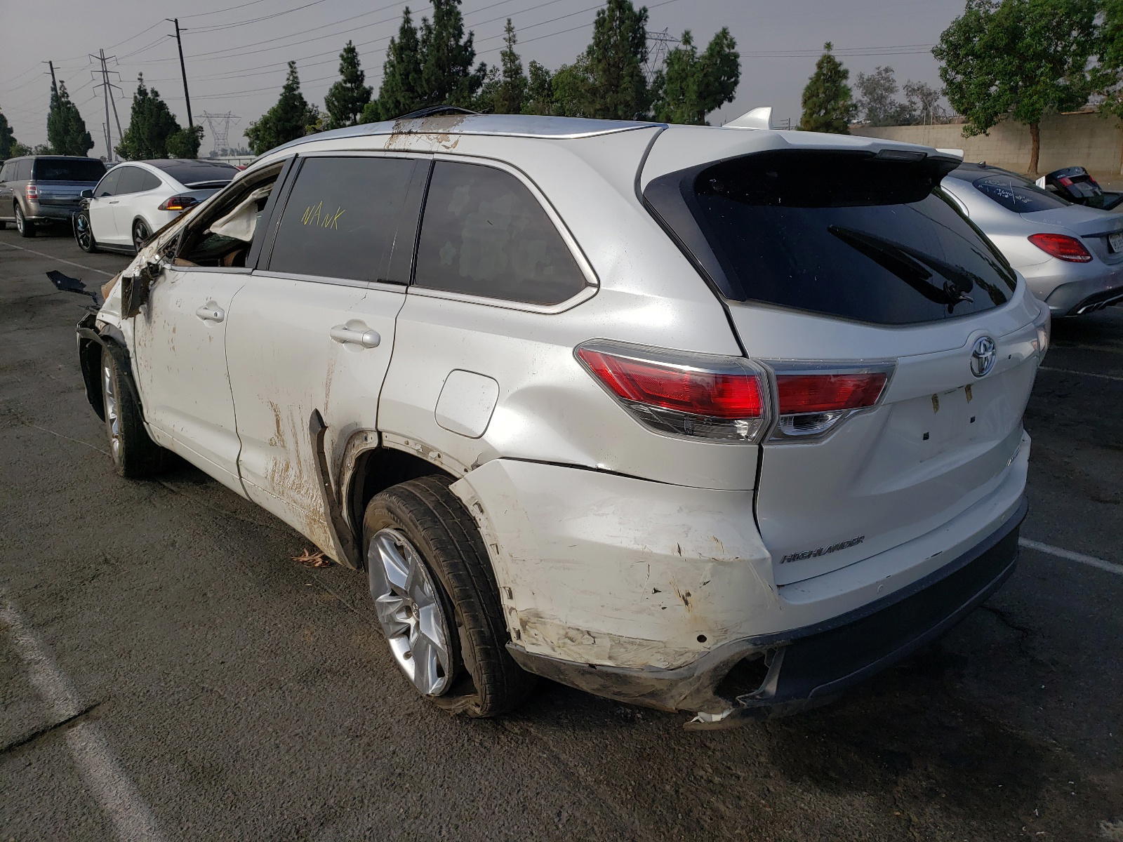 Photo 3 from auction – 2016 TOYOTA HIGHLANDER with VIN 5TDYKRFH3GS179513