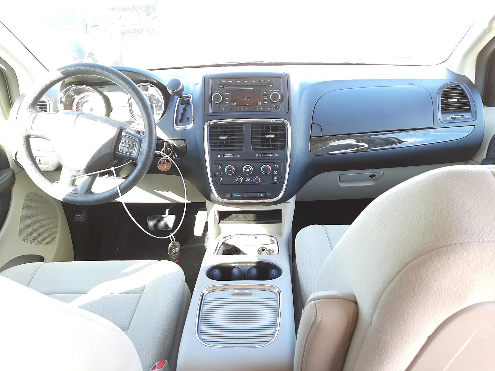 Photo 9 from auction – 2013 DODGE GRAND CARA with VIN 2C4RDGCG7DR653692