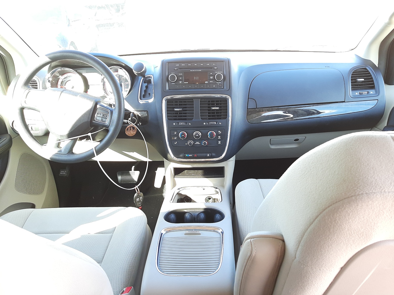 Foto 9 de la subasta – 2013 DODGE GRAND CARA con VIN 2C4RDGCG7DR653692