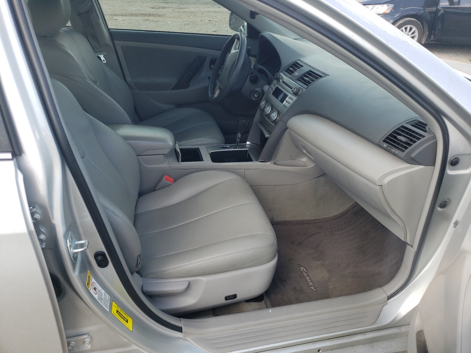 Photo 5 from auction – 2011 TOYOTA CAMRY BASE with VIN 4T4BF3EKXBR207737