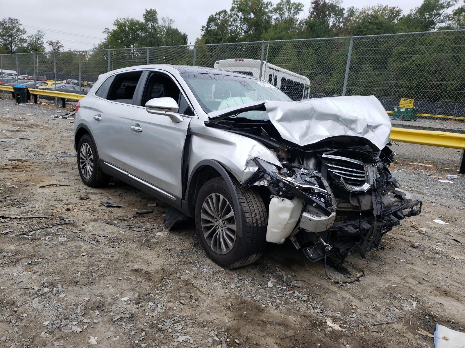 LINCOLN MKX SELECT 2016 with VIN 2LMTJ8KR8GBL35682 - Photo from auction