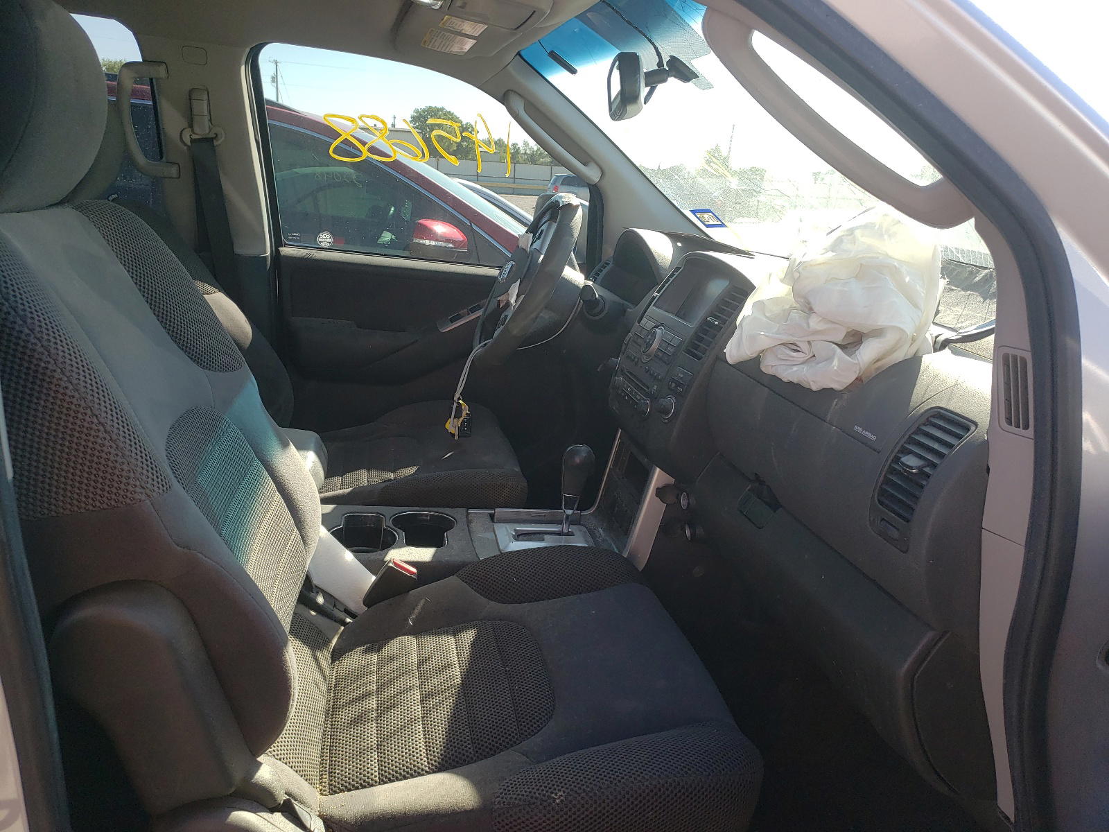 Photo 5 from auction – 2011 NISSAN PATHFINDER with VIN 5N1AR1NN6BC620630