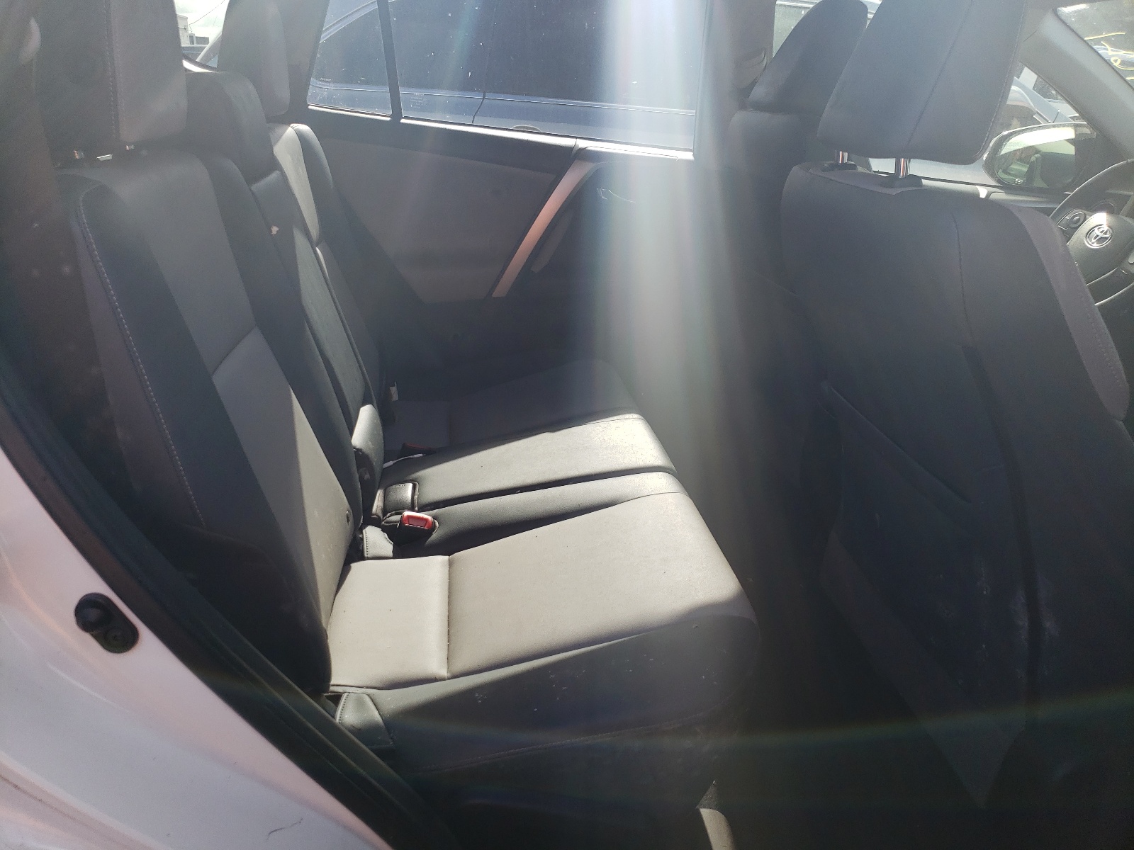 Zdjęcie 6 z aukcji – 2015 TOYOTA RAV4 LIMIT z VIN JTMDFREV9FD162719