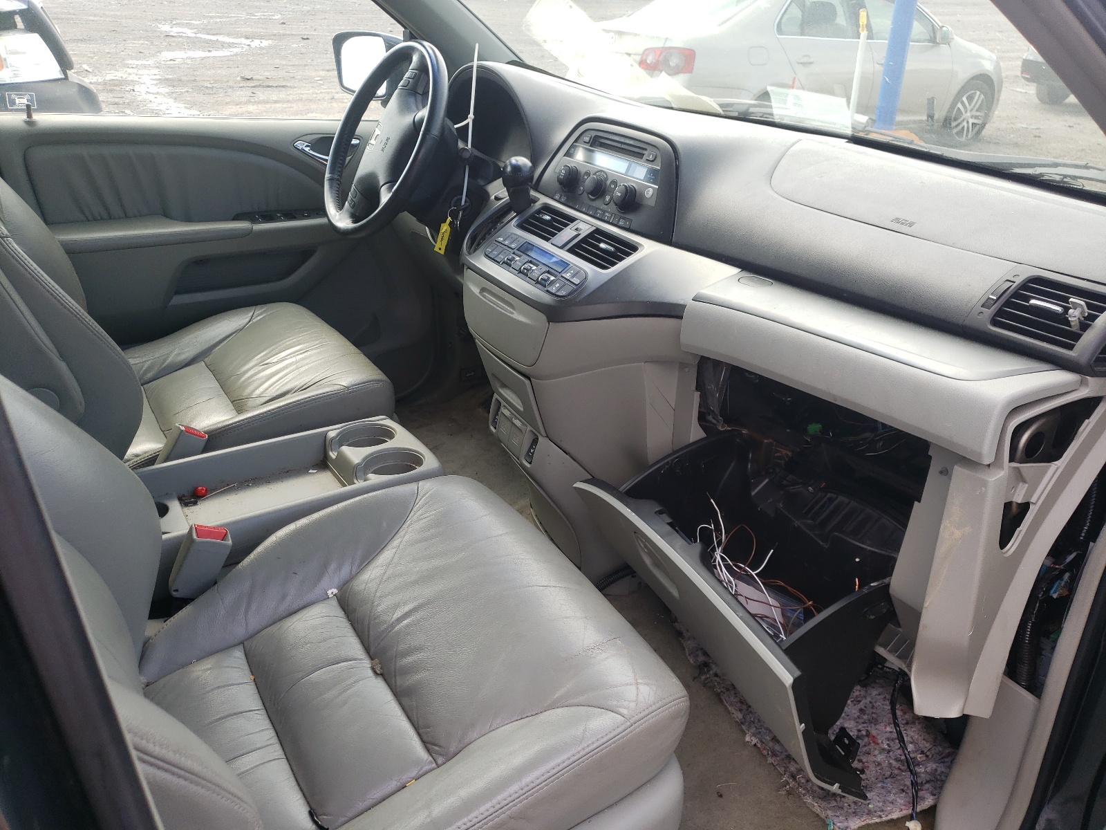 Photo 5 from auction – 2006 HONDA ODYSSEY EX with VIN 5FNRL38656B427936