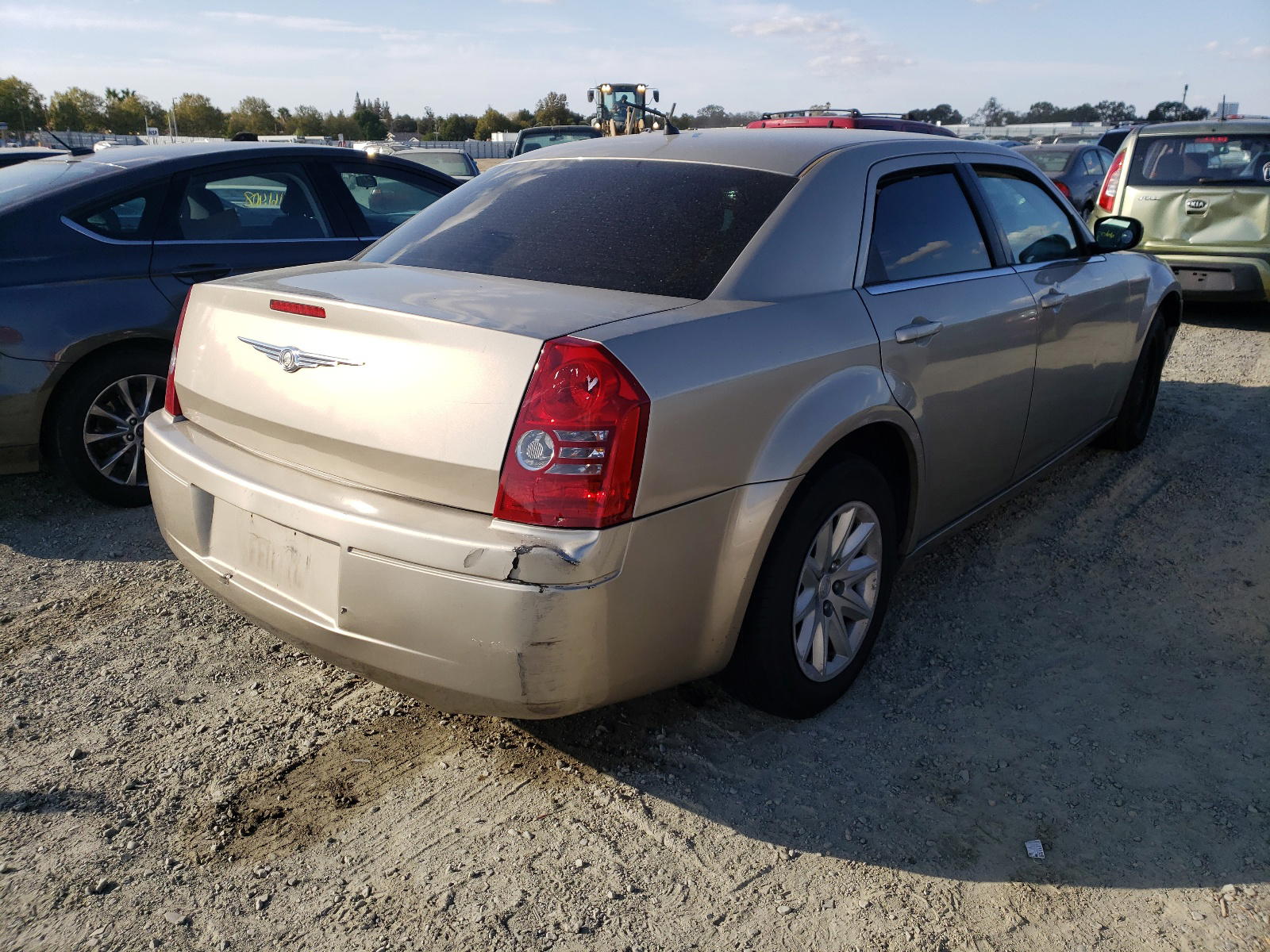 Photo 4 from auction – 2008 CHRYSLER 300 LX with VIN 2C3KA43RX8H211631