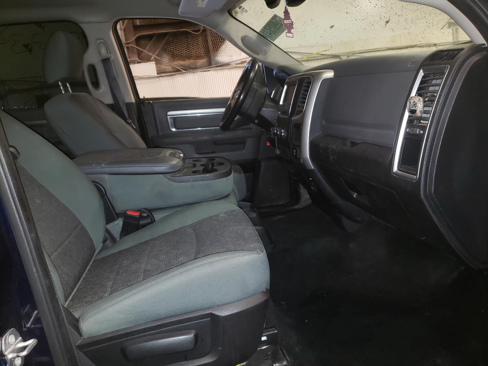 Photo 5 from auction – 2015 RAM 1500 SLT with VIN 1C6RR7TT8FS715804