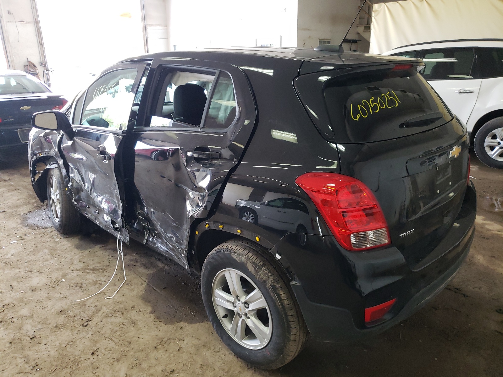 Photo 3 from auction – 2020 CHEVROLET TRAX LS with VIN KL7CJKSB6LB087171
