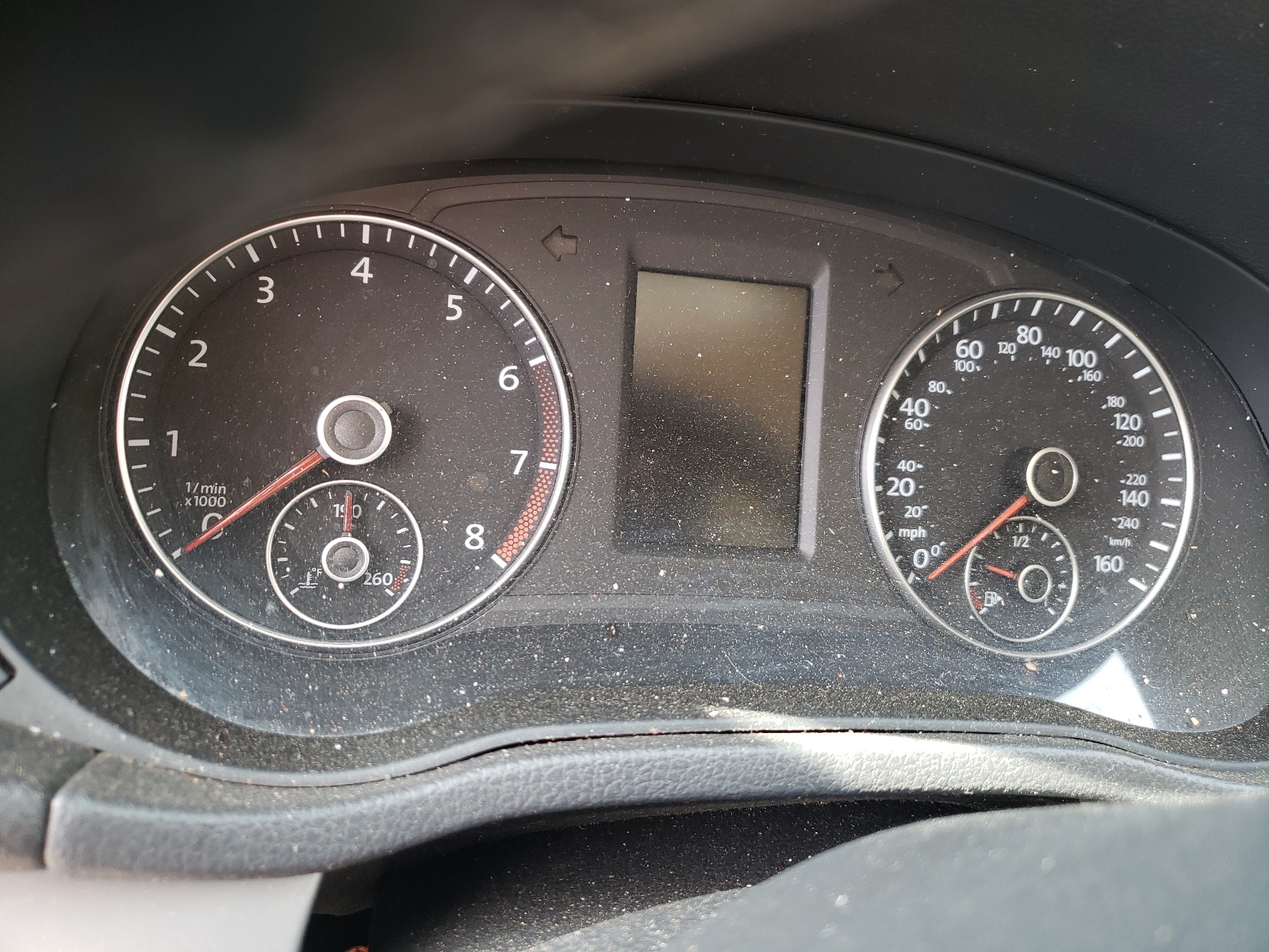 Photo 8 from auction – 2015 VOLKSWAGEN PASSAT S with VIN 1VWAT7A33FC119484