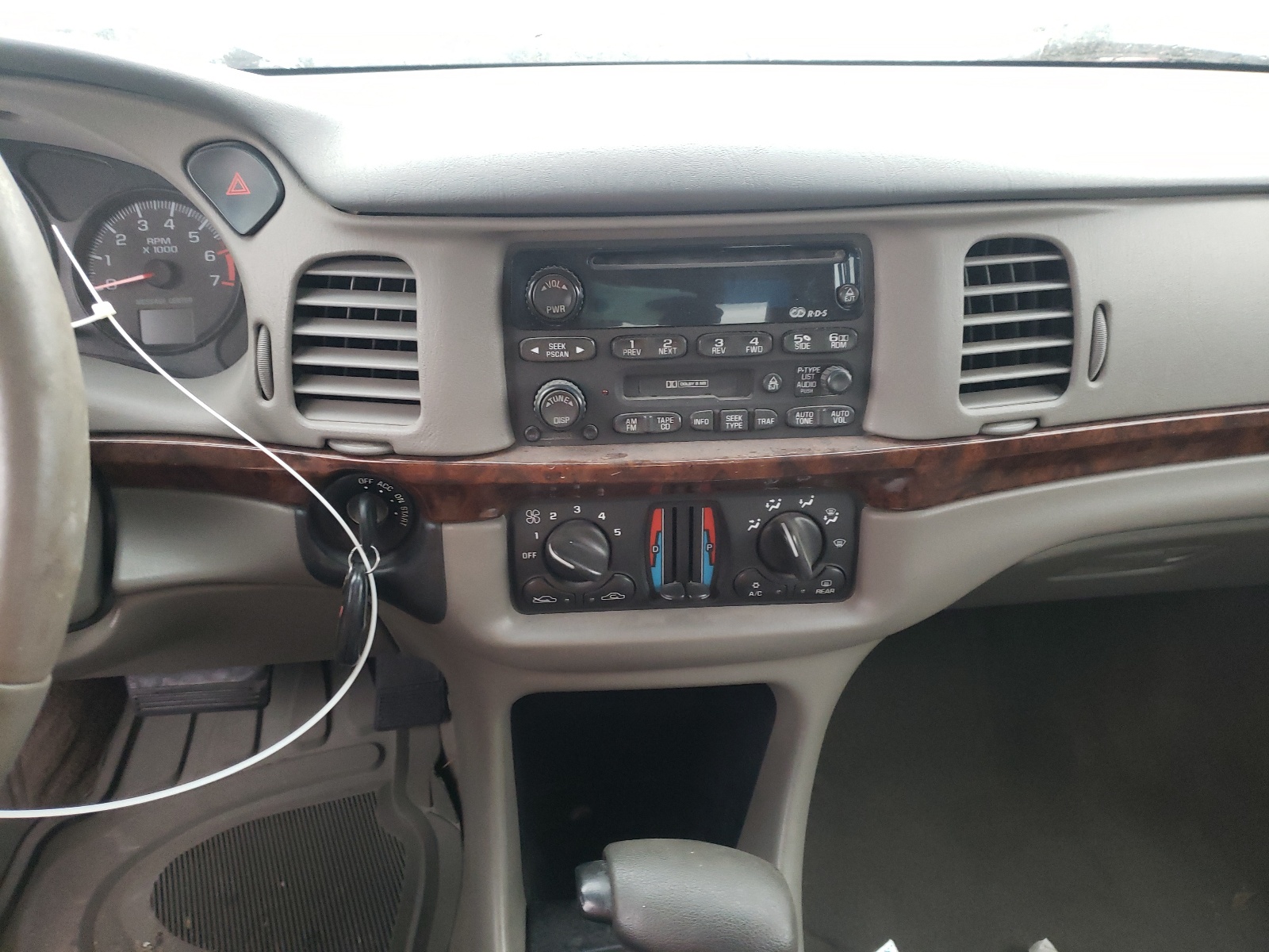 Photo 9 from auction – 2001 CHEVROLET IMPALA LS with VIN 2G1WH55K319113127