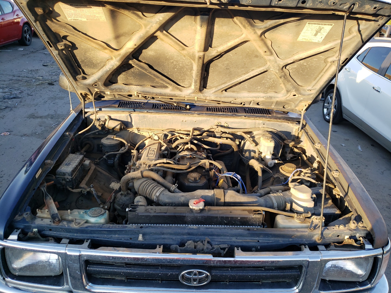 Photo 7 from auction – 1995 TOYOTA PICKUP 1/2 with VIN JT4RN01P9S7072541
