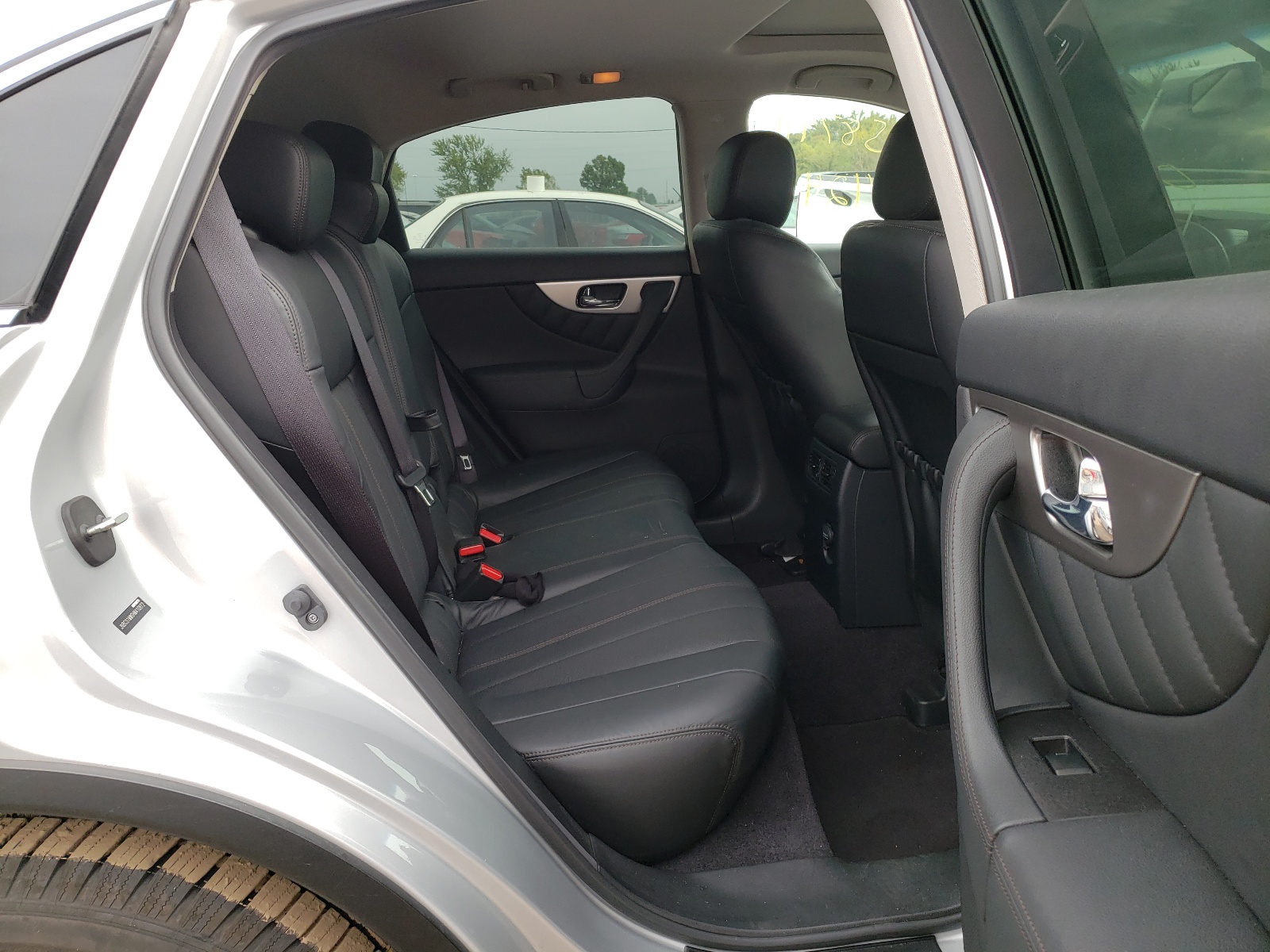 Photo 6 from auction – 2017 INFINITI QX70 with VIN JN8CS1MW6HM410872