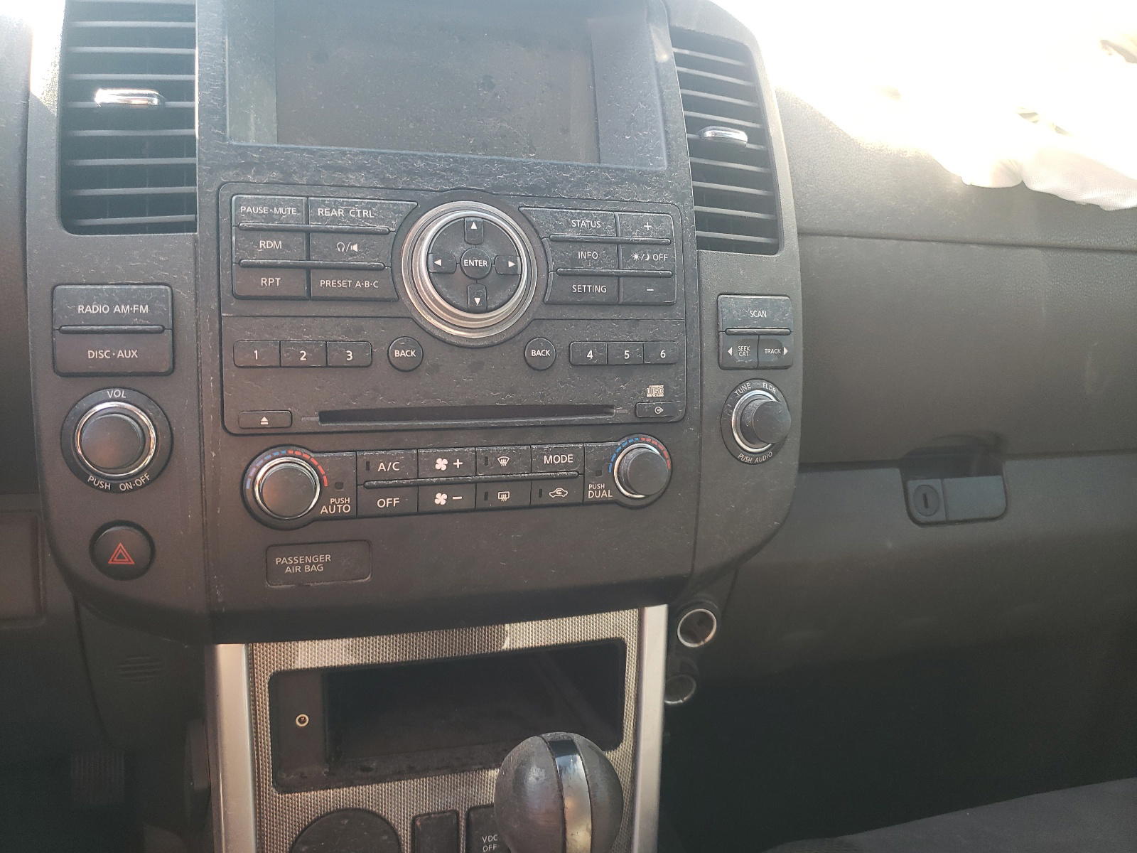 Photo 9 from auction – 2011 NISSAN PATHFINDER with VIN 5N1AR1NN6BC620630