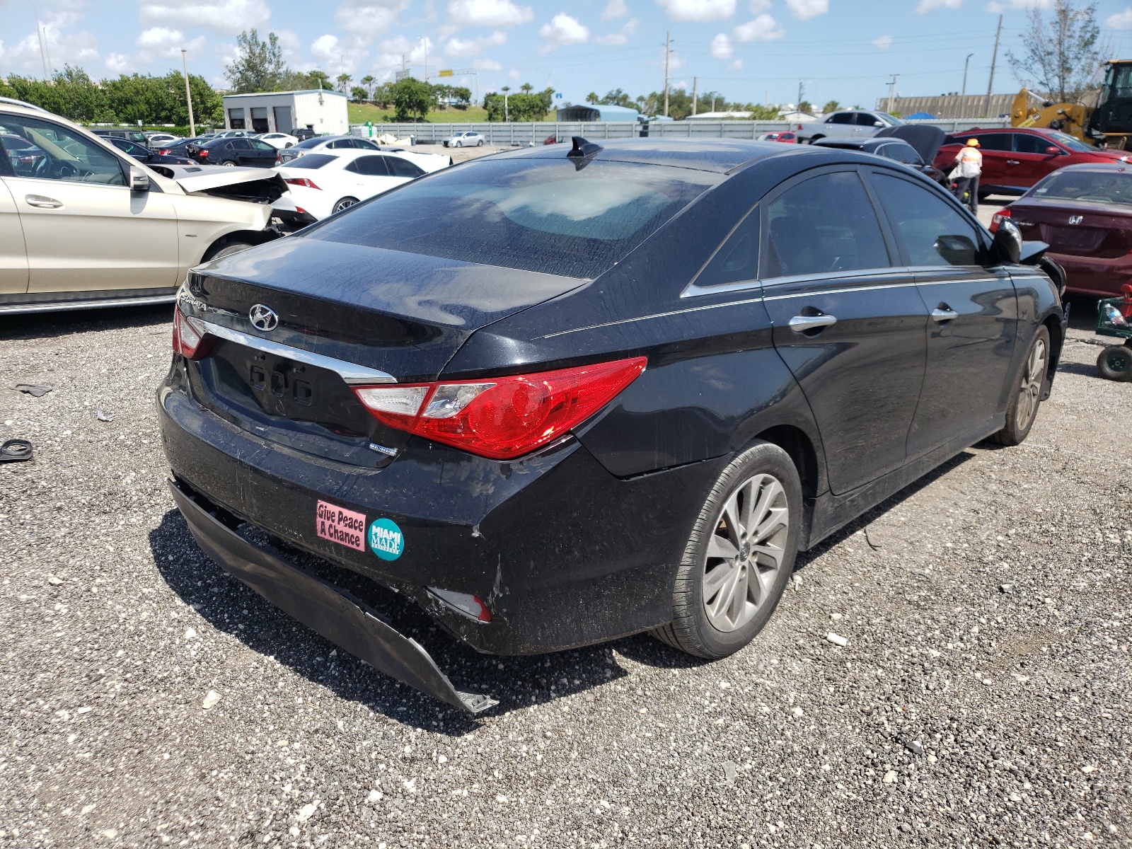 Photo 4 from auction – 2014 HYUNDAI SONATA SE with VIN 5NPEC4AC4EH821657