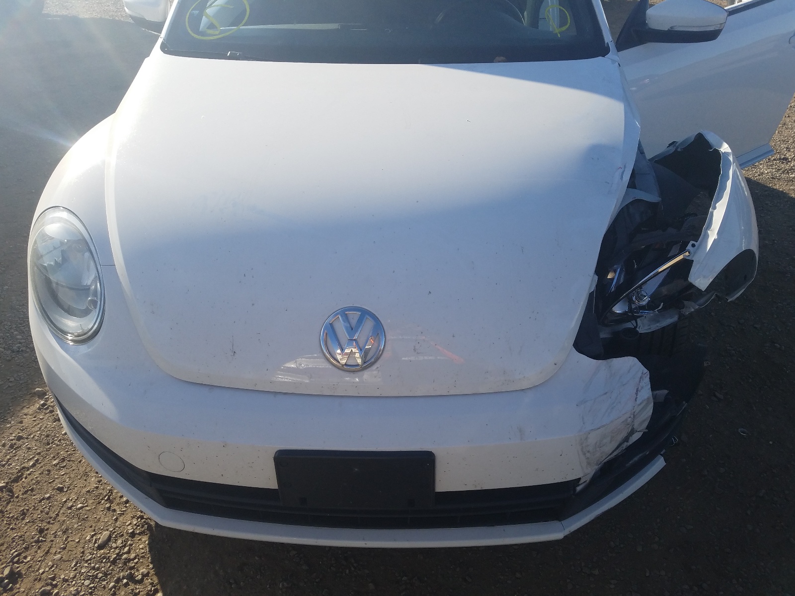 Photo 7 from auction – 2012 VOLKSWAGEN BEETLE with VIN 3VWHX7AT6CM619734