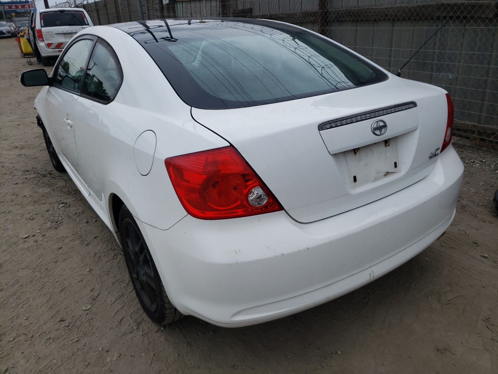 Photo 3 from auction – 2007 TOYOTA SCION TC with VIN JTKDE177270177762