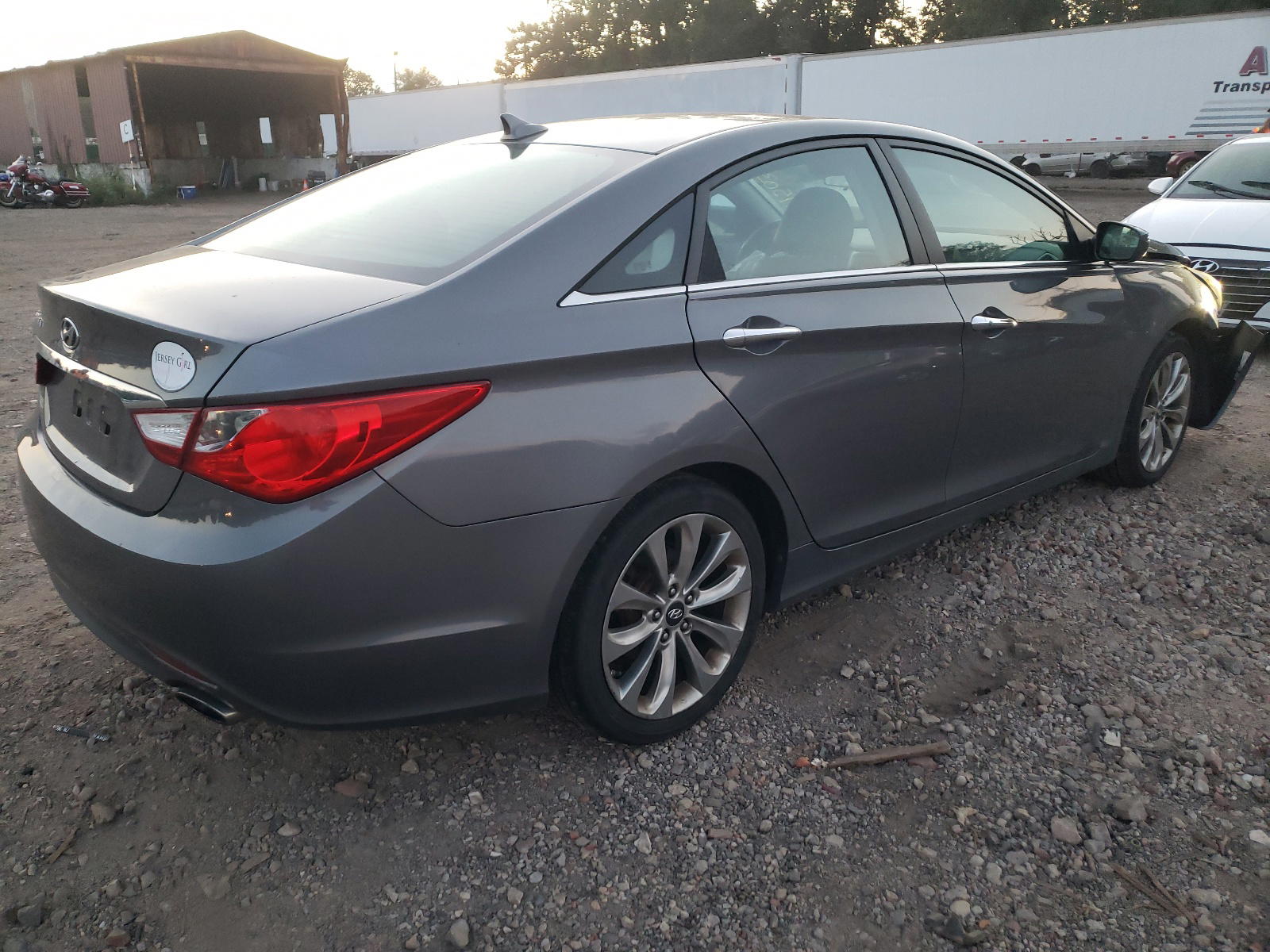 Photo 4 from auction – 2011 HYUNDAI SONATA SE with VIN 5NPEC4AC2BH149027