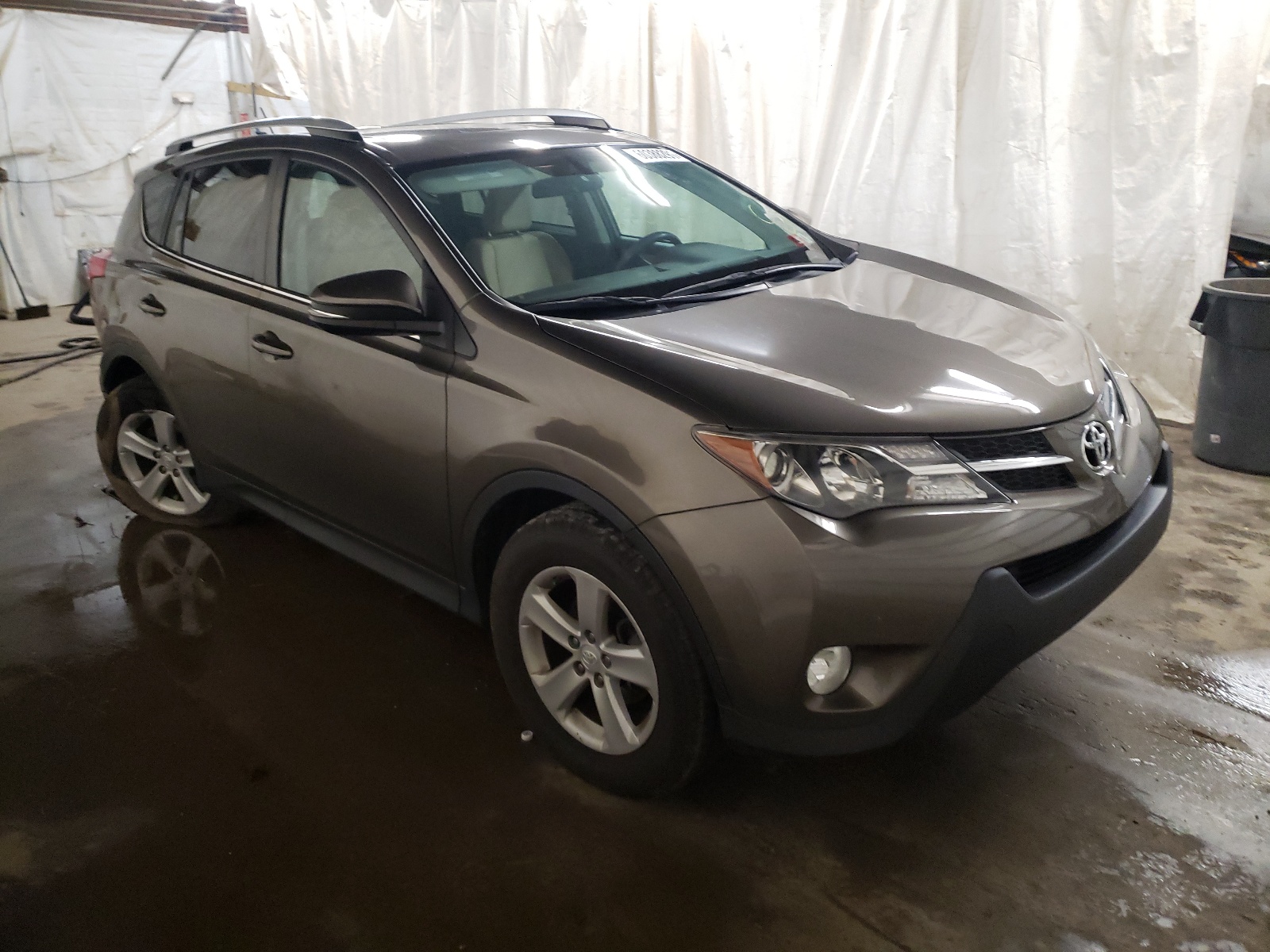 Photo 1 from auction – 2014 TOYOTA RAV4 XLE with VIN 2T3RFREV9EW191239