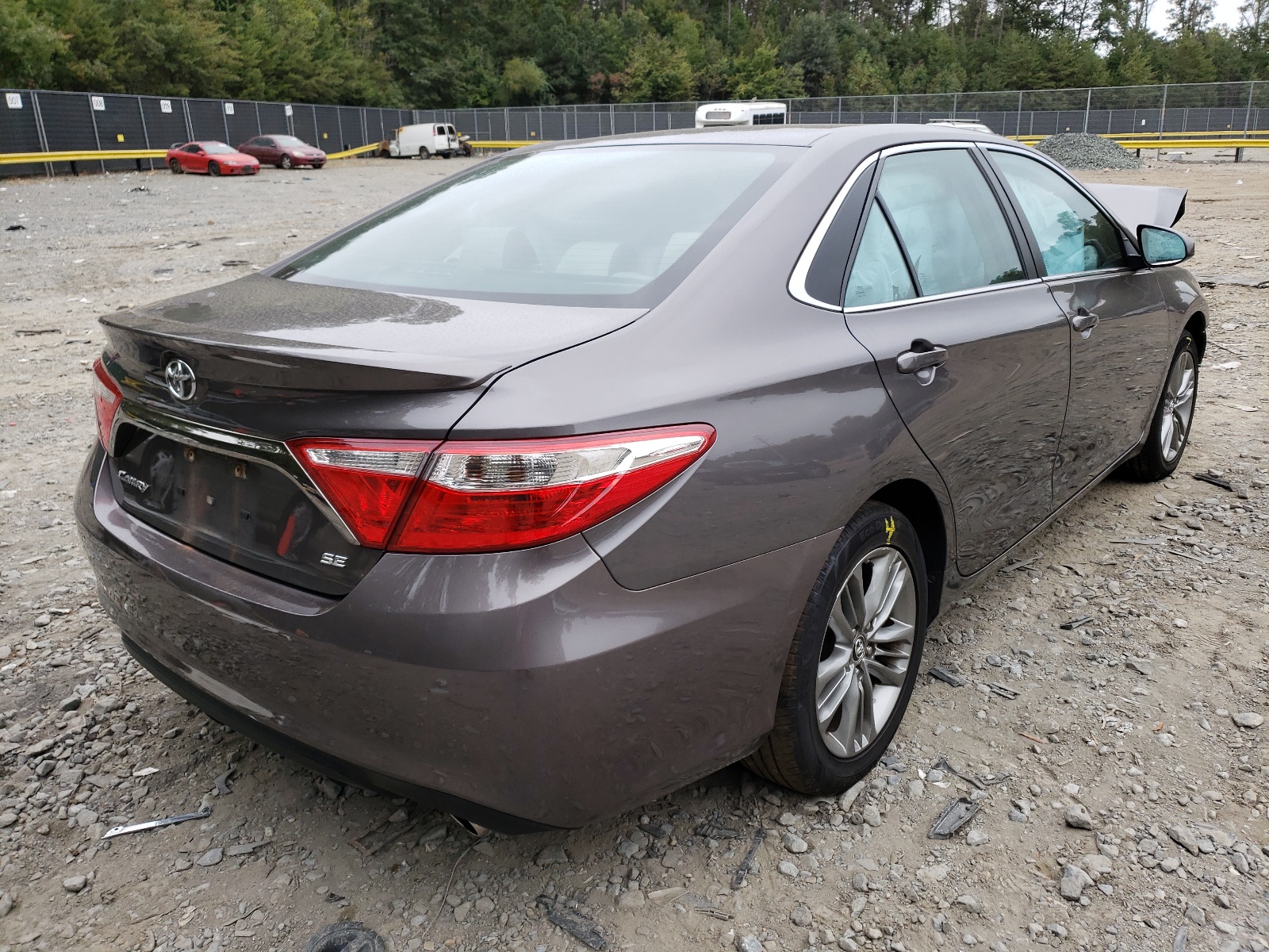 Photo 4 from auction – 2016 TOYOTA CAMRY LE with VIN 4T1BF1FK4GU185397