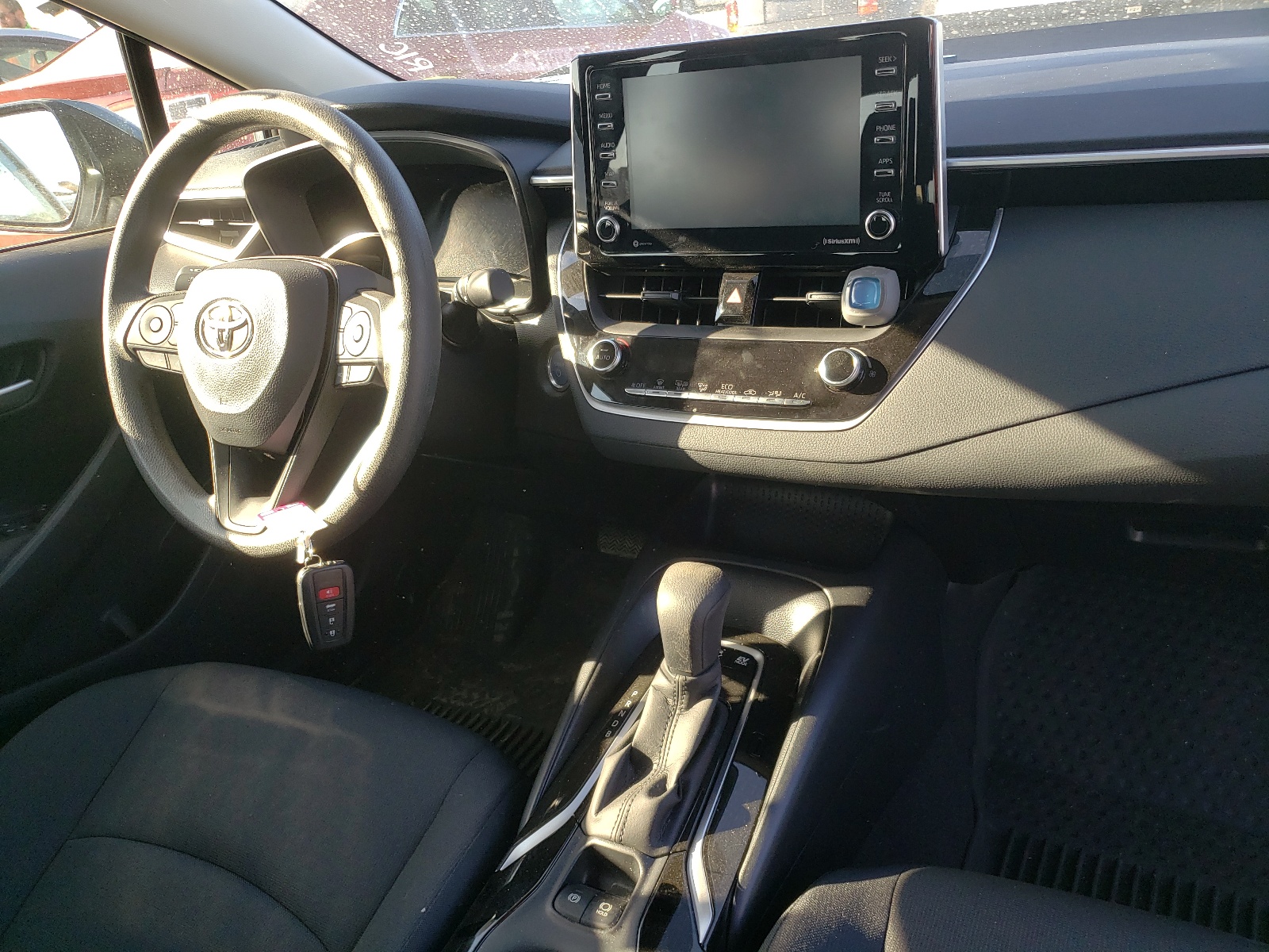 Photo 9 from auction – 2021 TOYOTA COROLLA LE with VIN JTDEAMDE8MJ030203
