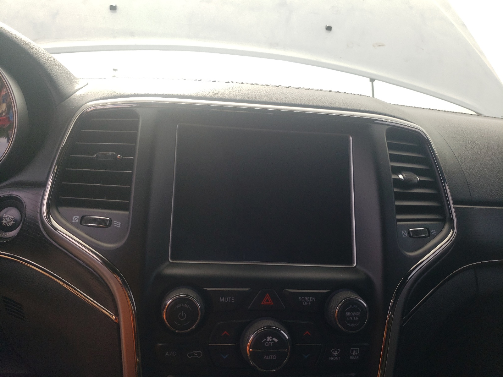 Photo 9 from auction – 2018 JEEP GRAND CHER with VIN 1C4RJFCT8JC234089
