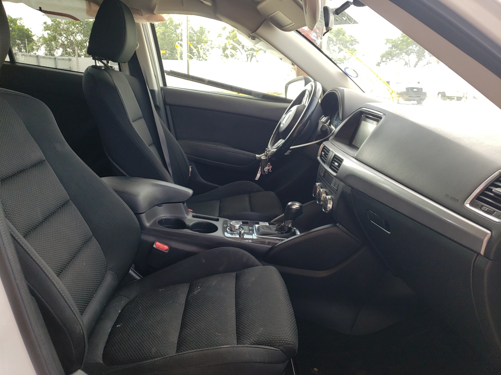 Photo 5 from auction – 2016 MAZDA CX-5 TOURI with VIN JM3KE2CY0G0813573