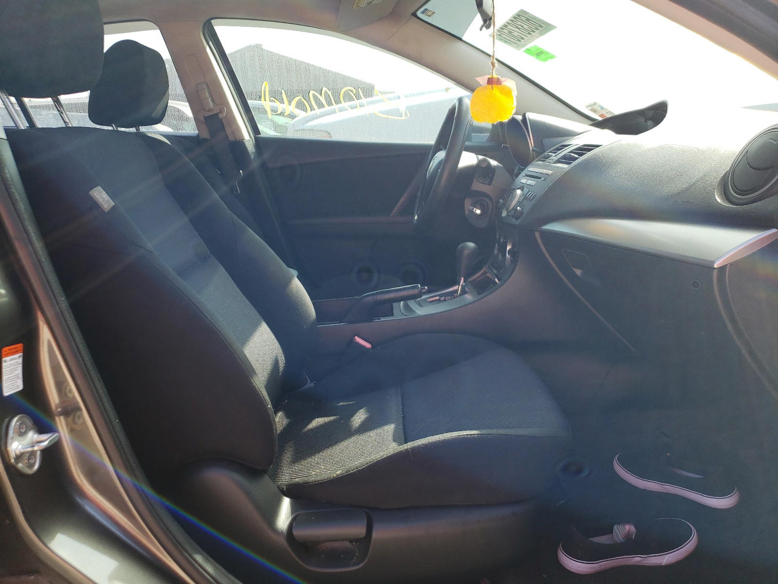 Photo 5 from auction – 2011 MAZDA 3 I with VIN JM1BL1VFXB1357072