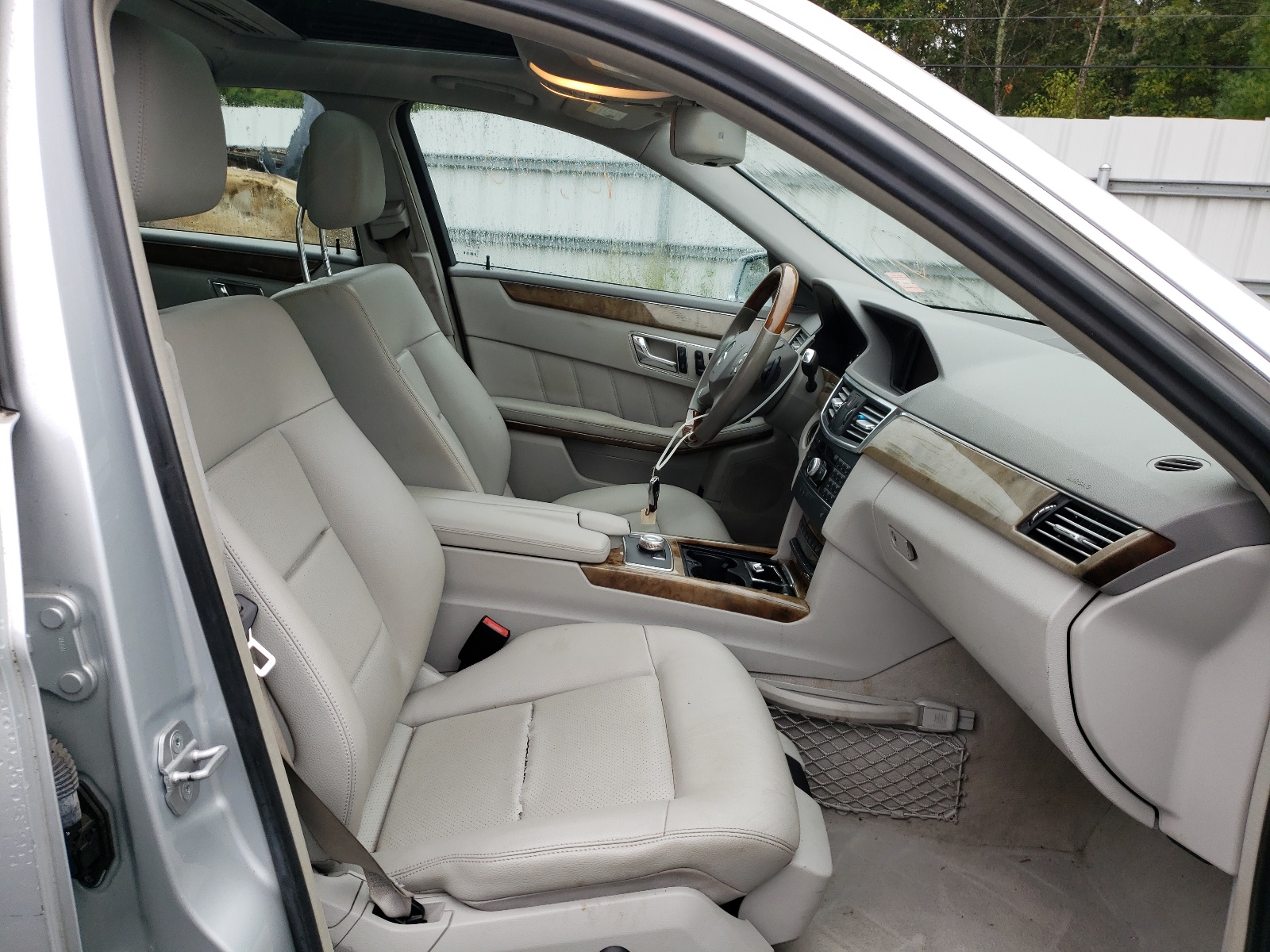 Photo 5 from auction – 2011 MERCEDES-BENZ E 350 4MAT with VIN WDDHF8HB0BA303563