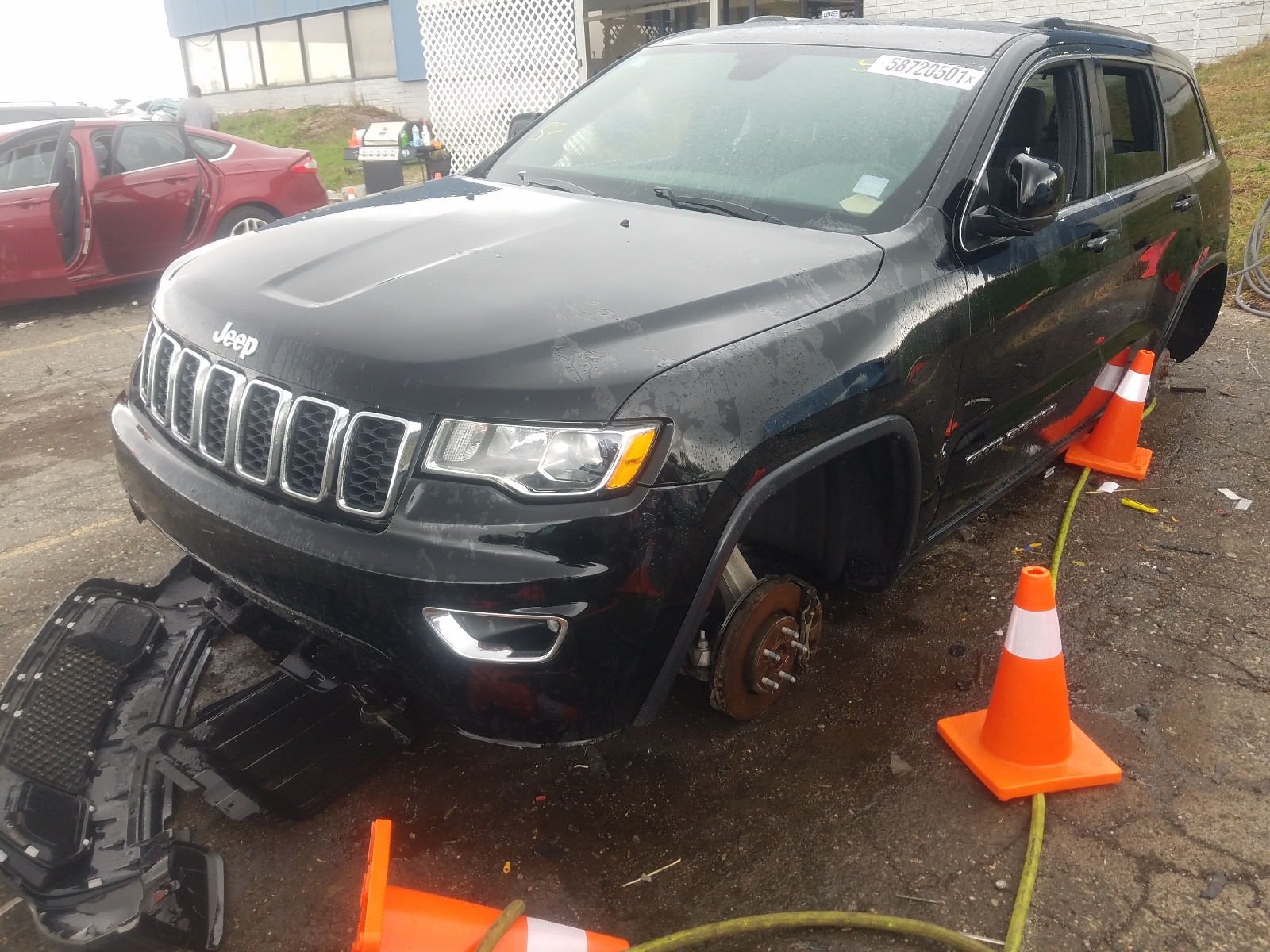 Photo 2 from auction – 2017 JEEP GRAND CHER with VIN 1C4RJFAG4HC689053
