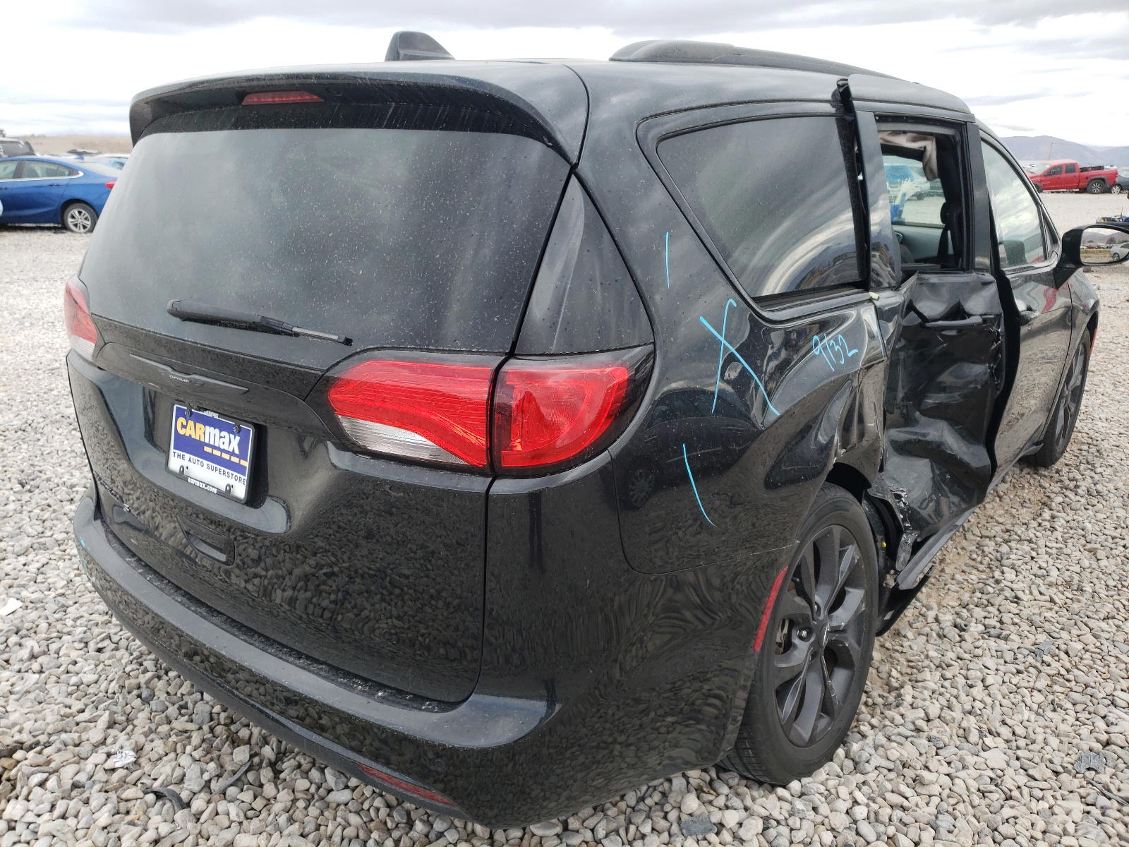 Photo 4 from auction – 2018 CHRYSLER PACIFICA T with VIN 2C4RC1BG4JR157066